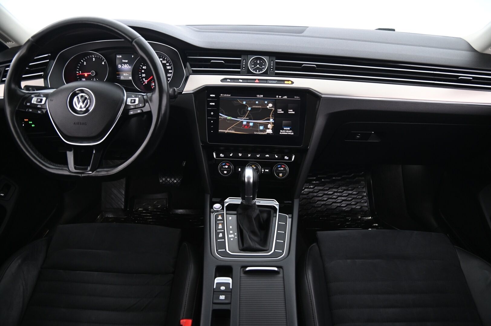 Volkswagen Passat 2015 Variant Highline 2,0 TDI Biturbo 176 kW (240 hv) *Webasto / Acc / Tuulilasin lämmitin / Ergo / Koukku - Fiksusti huollettu ja kalliit rempat tehty! 