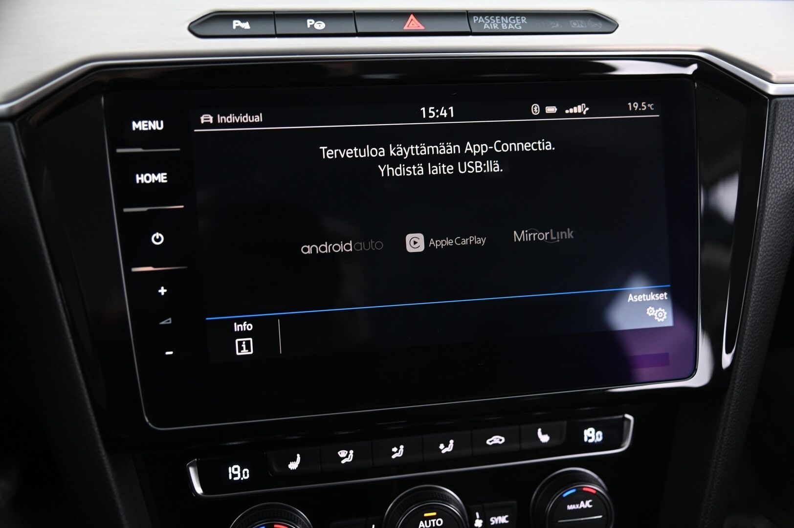 Volkswagen Passat 2015 Variant Highline 2,0 TDI Biturbo 176 kW (240 hv) *Webasto / Acc / Tuulilasin lämmitin / Ergo / Koukku - Fiksusti huollettu ja kalliit rempat tehty! 