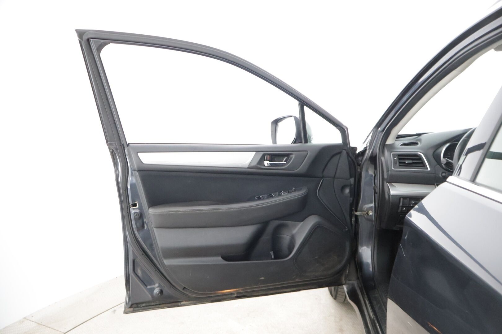 Subaru Outback 2015 2,0 TD Base CVT *Myydään huutokaupat.com / Webasto / Adapt vakkari / Kamera * - * Myydään Huutokaupat.com *