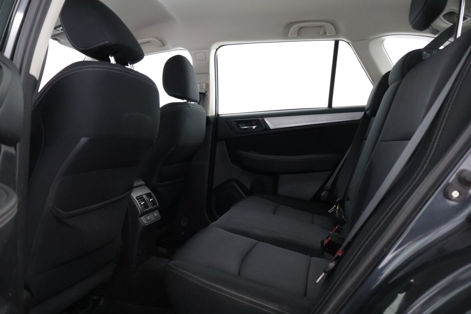 Subaru Outback 2015 2,0 TD Base CVT *Myydään huutokaupat.com / Webasto / Adapt vakkari / Kamera * - * Myydään Huutokaupat.com *