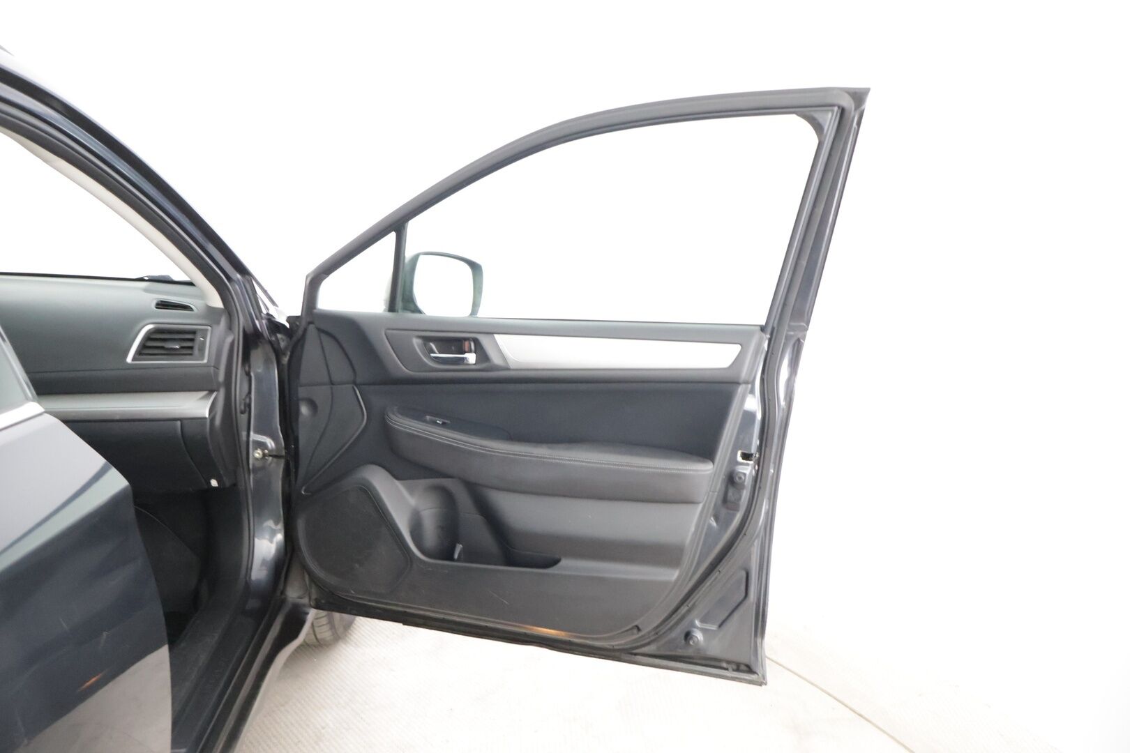 Subaru Outback 2015 2,0 TD Base CVT *Myydään huutokaupat.com / Webasto / Adapt vakkari / Kamera * - * Myydään Huutokaupat.com *