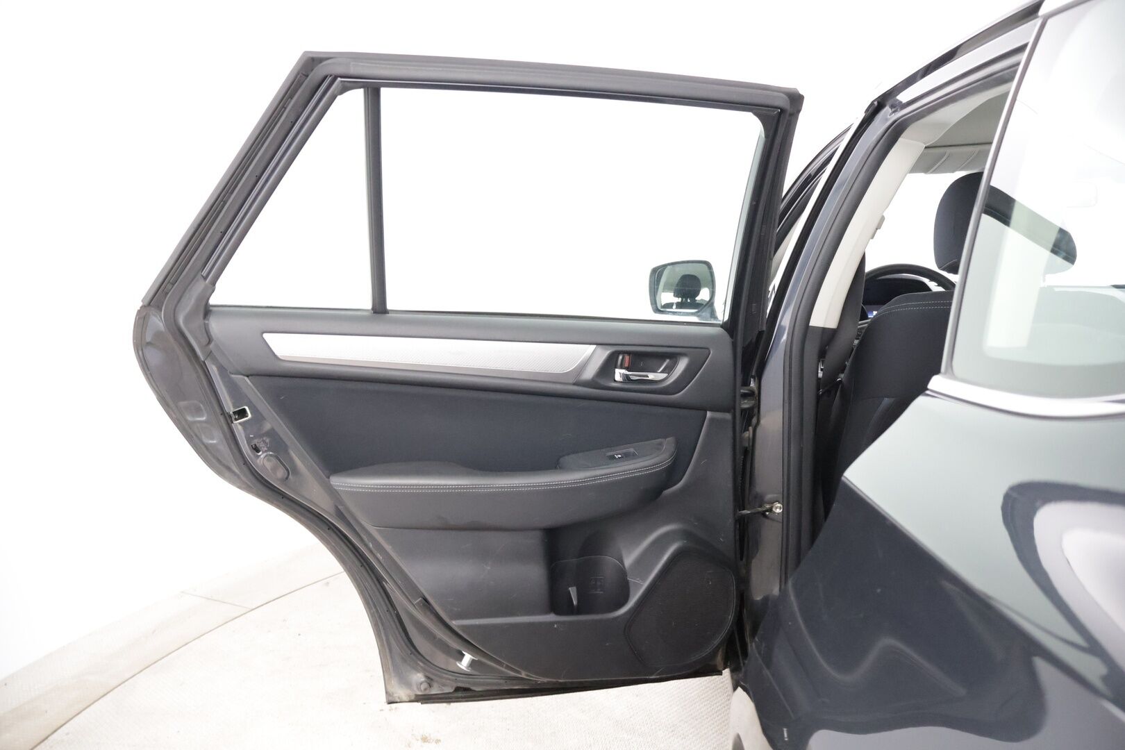Subaru Outback 2015 2,0 TD Base CVT *Myydään huutokaupat.com / Webasto / Adapt vakkari / Kamera * - * Myydään Huutokaupat.com *