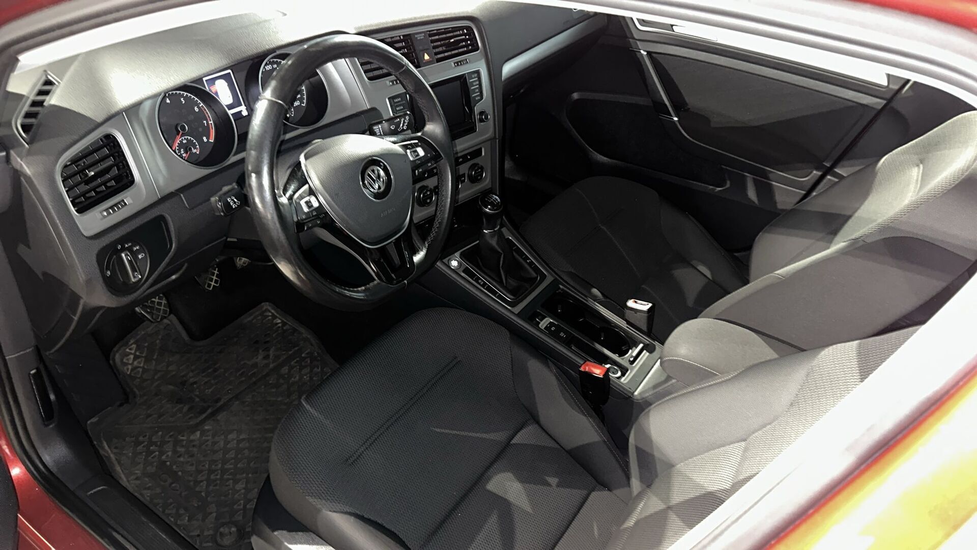 Volkswagen Golf 2015 Variant Comfortline Edition 40 1,2 TSI 77 kW (105 hv) BMT - Vakkari / Hyvin Huollettu! / Siisti väri! 