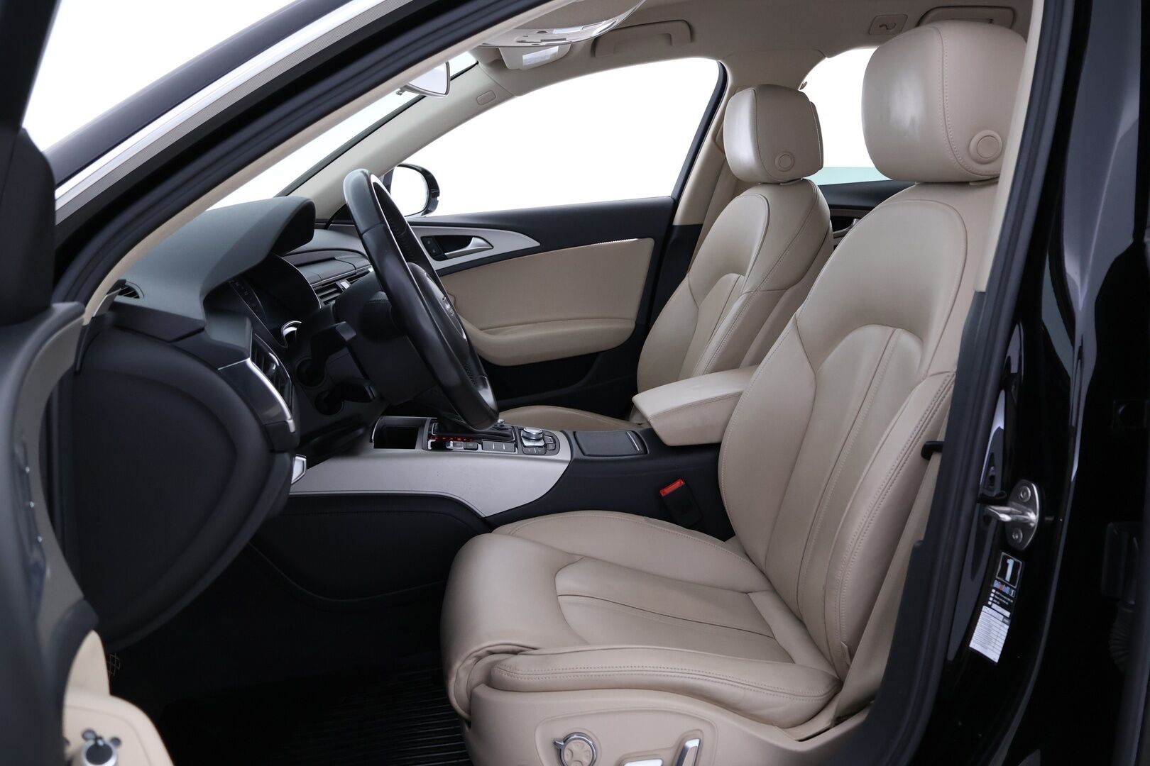 Audi A6 2015 Avant Business Sport 2,0 TDI 140 kW ultra S tronic - Suomiauto | Vetokoukku | Vaaleat Sporttinahat Muisteilla | Lohko&Sisäpistoke | Xenon | Vakkari | Huippusiisti!