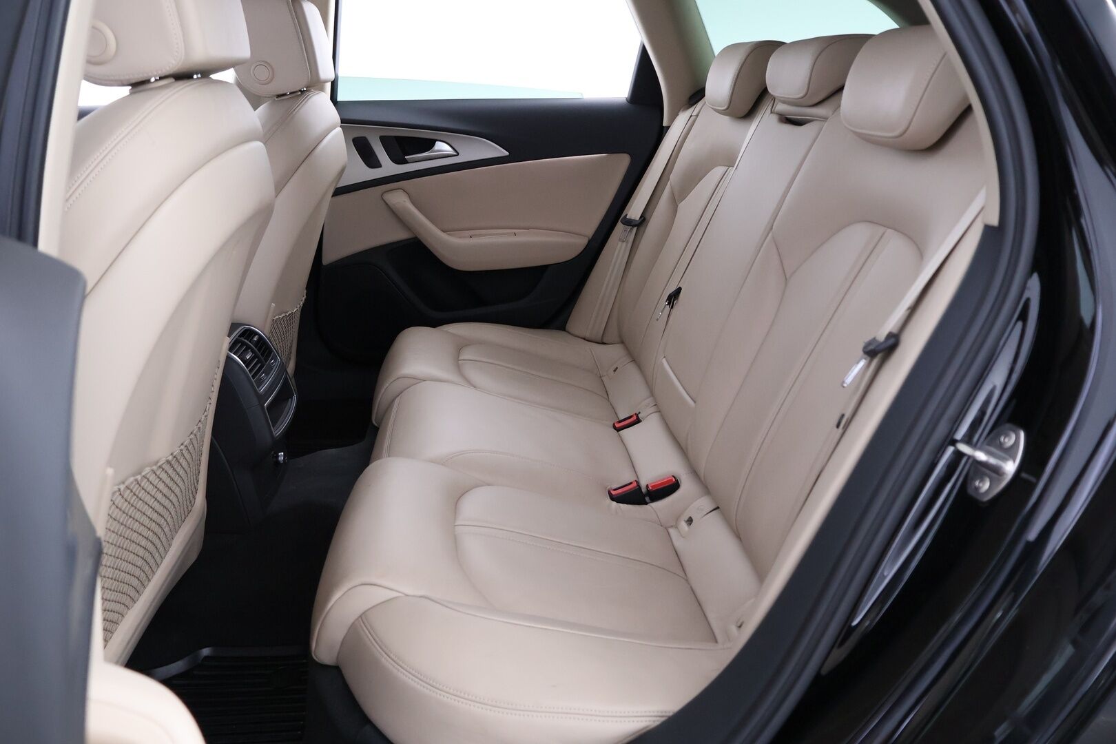 Audi A6 2015 Avant Business Sport 2,0 TDI 140 kW ultra S tronic - Suomiauto | Vetokoukku | Vaaleat Sporttinahat Muisteilla | Lohko&Sisäpistoke | Xenon | Vakkari | Huippusiisti!