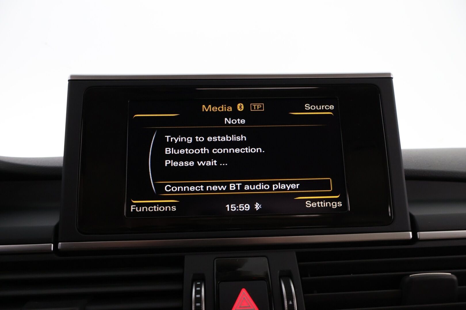 Audi A6 2015 Avant Business Sport 2,0 TDI 140 kW ultra S tronic - Suomiauto | Vetokoukku | Vaaleat Sporttinahat Muisteilla | Lohko&Sisäpistoke | Xenon | Vakkari | Huippusiisti!