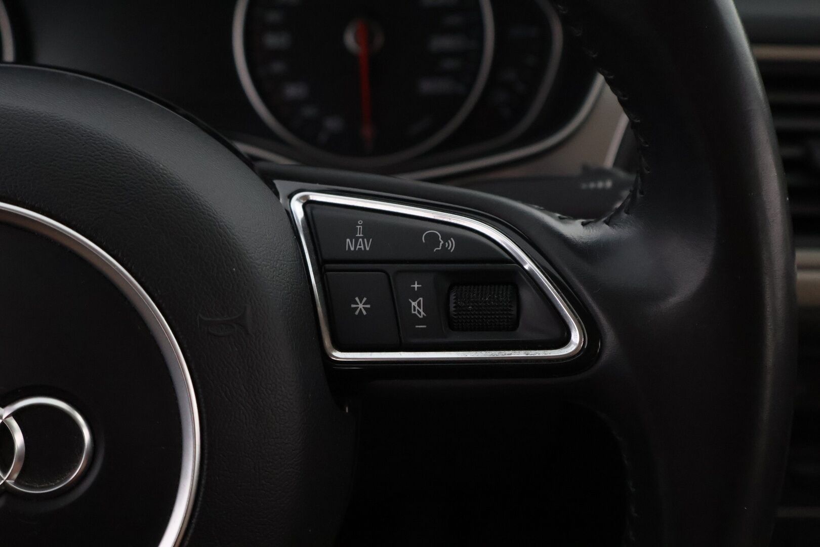 Audi A6 2015 Avant Business Sport 2,0 TDI 140 kW ultra S tronic - Suomiauto | Vetokoukku | Vaaleat Sporttinahat Muisteilla | Lohko&Sisäpistoke | Xenon | Vakkari | Huippusiisti!