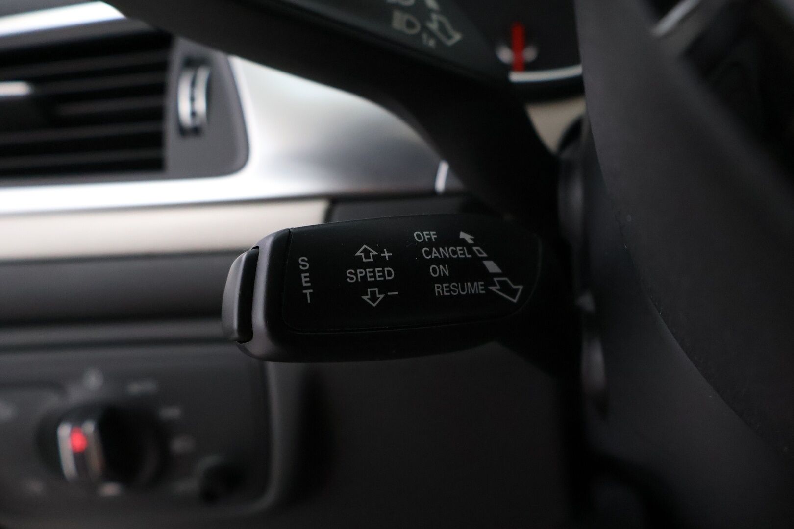 Audi A6 2015 Avant Business Sport 2,0 TDI 140 kW ultra S tronic - Suomiauto | Vetokoukku | Vaaleat Sporttinahat Muisteilla | Lohko&Sisäpistoke | Xenon | Vakkari | Huippusiisti!