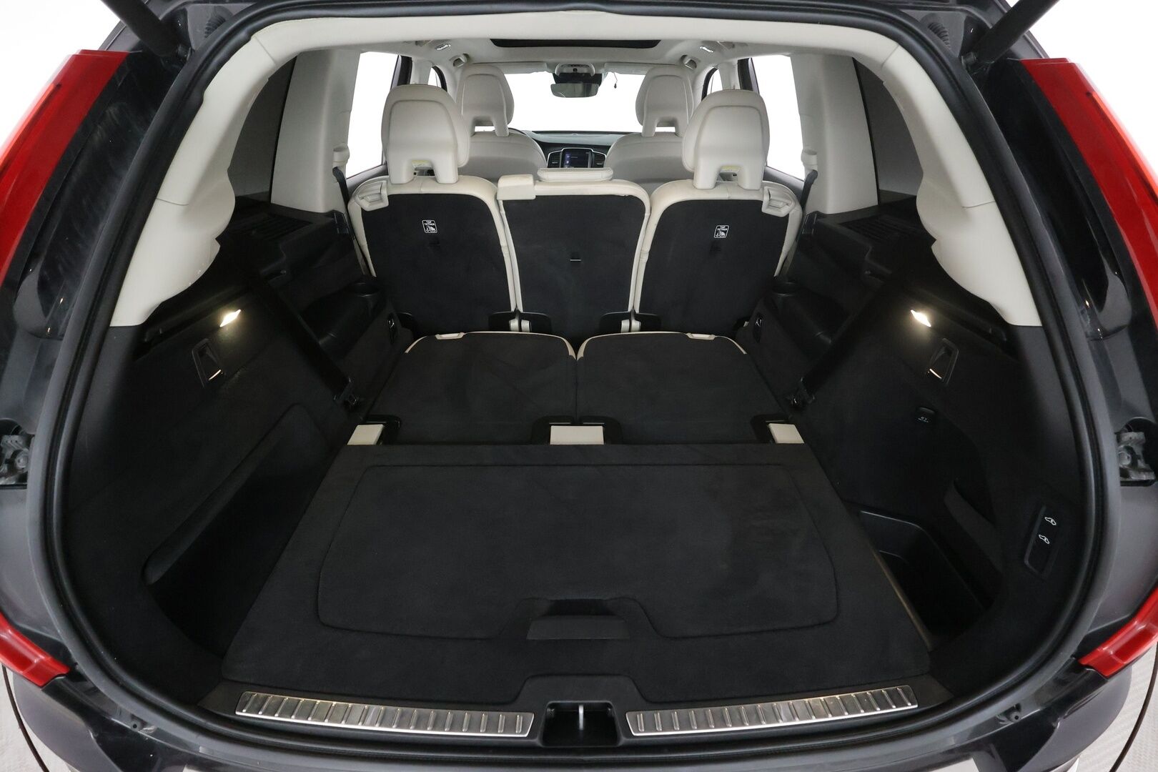 Volvo XC90 2016 T6 AWD Inscription aut 7-P * ACC / Webasto / HUD / 360° / Ilmastoidut muistipenkit / Panorama / Ilma-alusta / Full LED * - SUOMEEN UUTENA MYYTY HARVINAINEN BENSA T6/Kahdet renkaat aluvanteilla