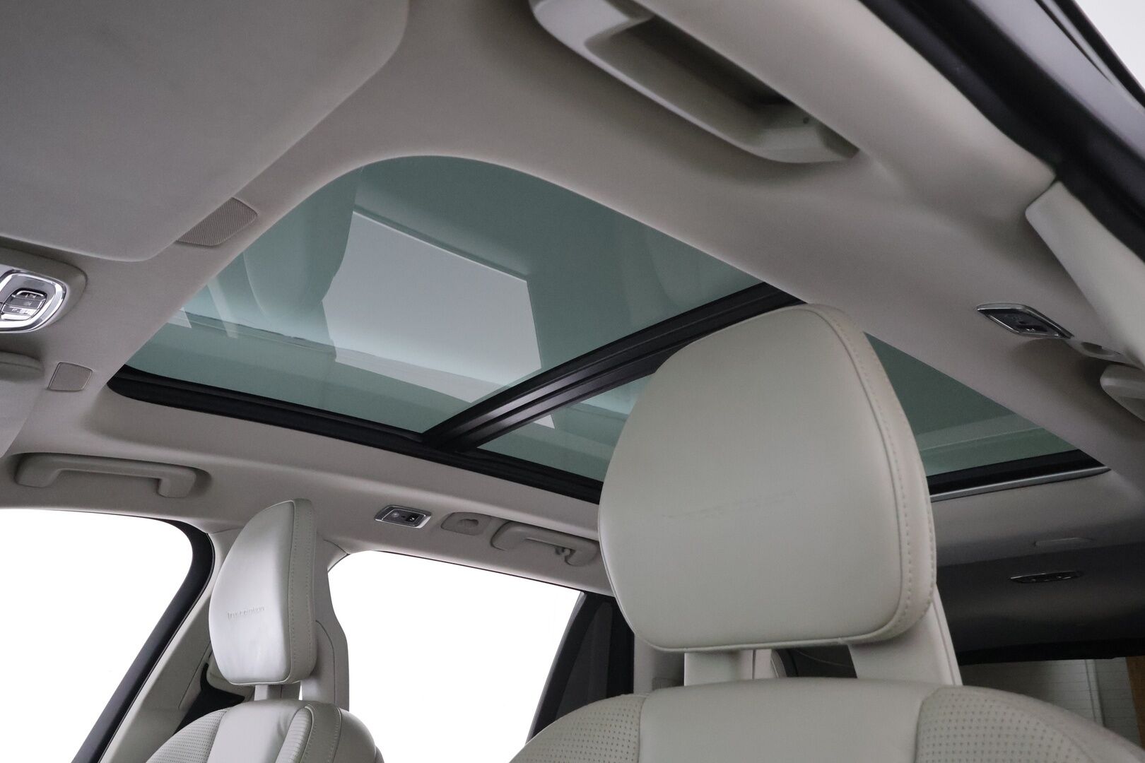 Volvo XC90 2016 T6 AWD Inscription aut 7-P * ACC / Webasto / HUD / 360° / Ilmastoidut muistipenkit / Panorama / Ilma-alusta / Full LED * - SUOMEEN UUTENA MYYTY HARVINAINEN BENSA T6/Kahdet renkaat aluvanteilla