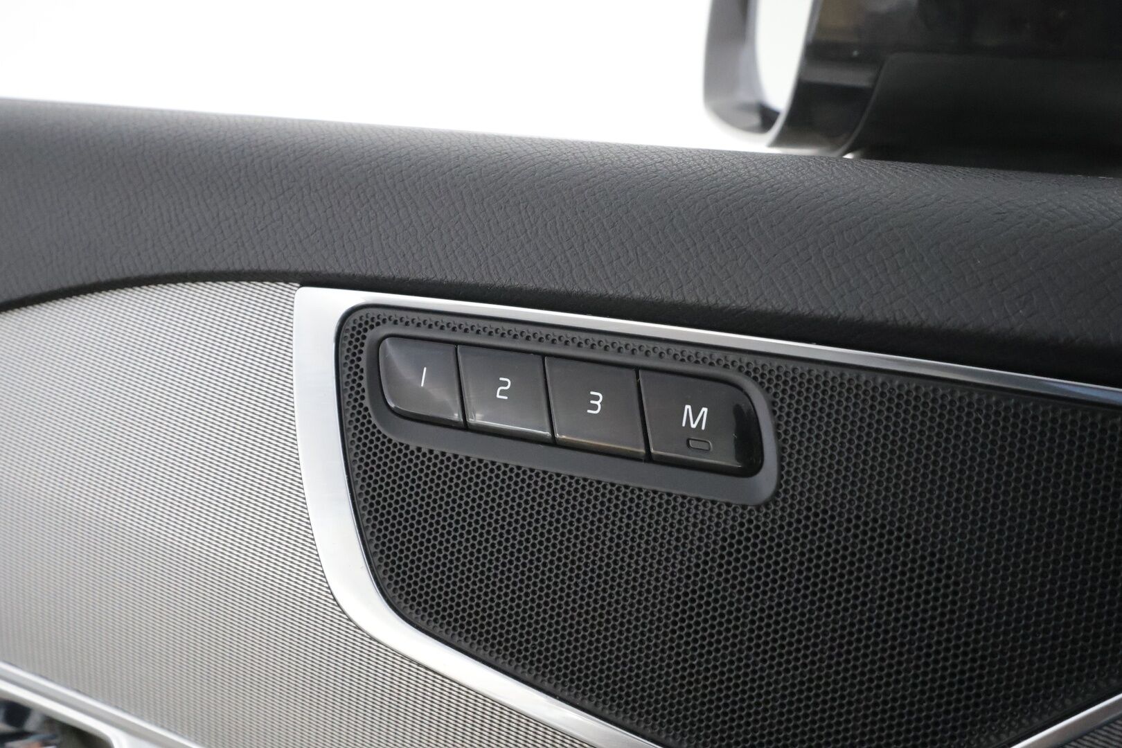 Volvo XC90 2016 T6 AWD Inscription aut 7-P * ACC / Webasto / HUD / 360° / Ilmastoidut muistipenkit / Panorama / Ilma-alusta / Full LED * - SUOMEEN UUTENA MYYTY HARVINAINEN BENSA T6/Kahdet renkaat aluvanteilla