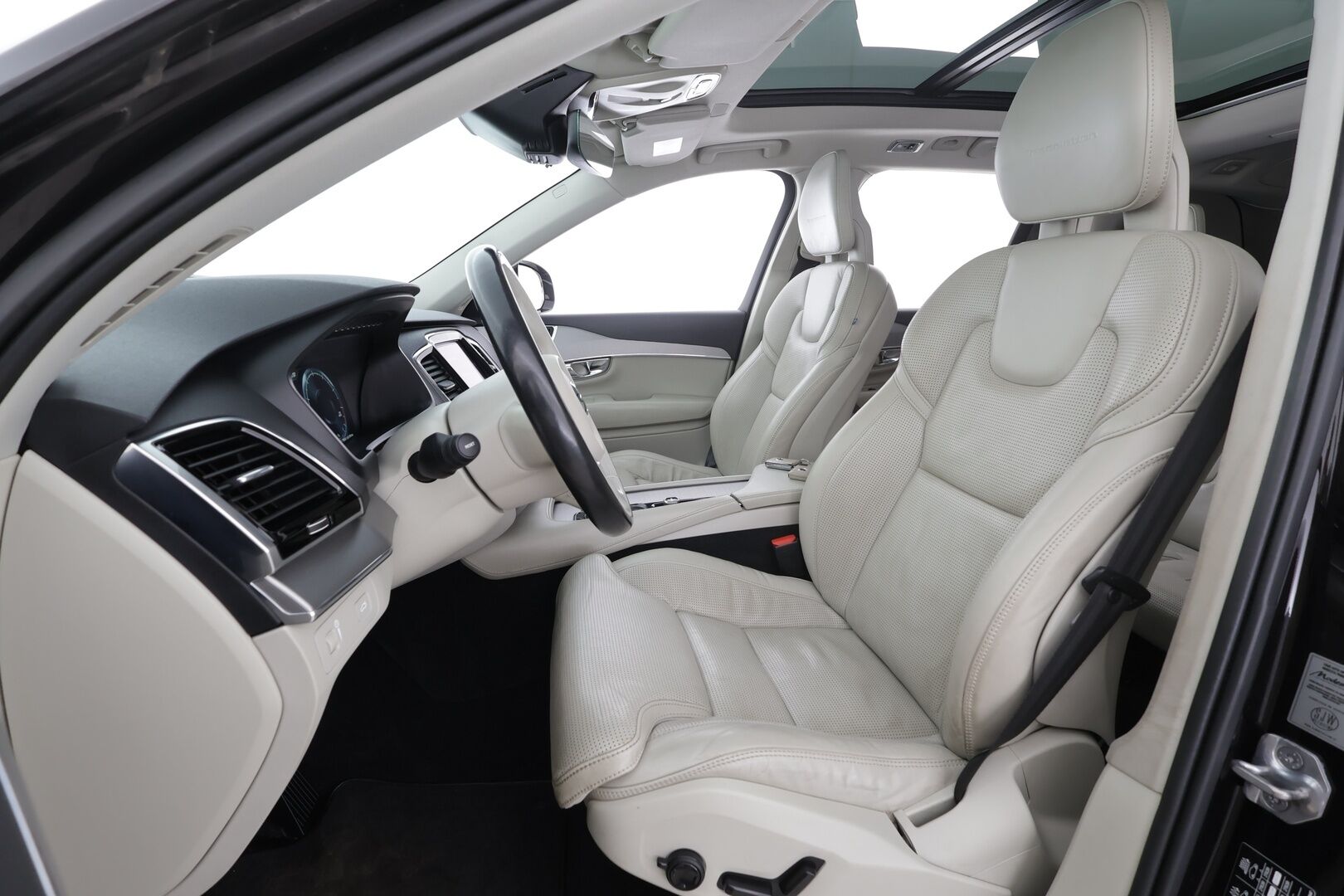 Volvo XC90 2016 T6 AWD Inscription aut 7-P * ACC / Webasto / HUD / 360° / Ilmastoidut muistipenkit / Panorama / Ilma-alusta / Full LED * - SUOMEEN UUTENA MYYTY HARVINAINEN BENSA T6/Kahdet renkaat aluvanteilla