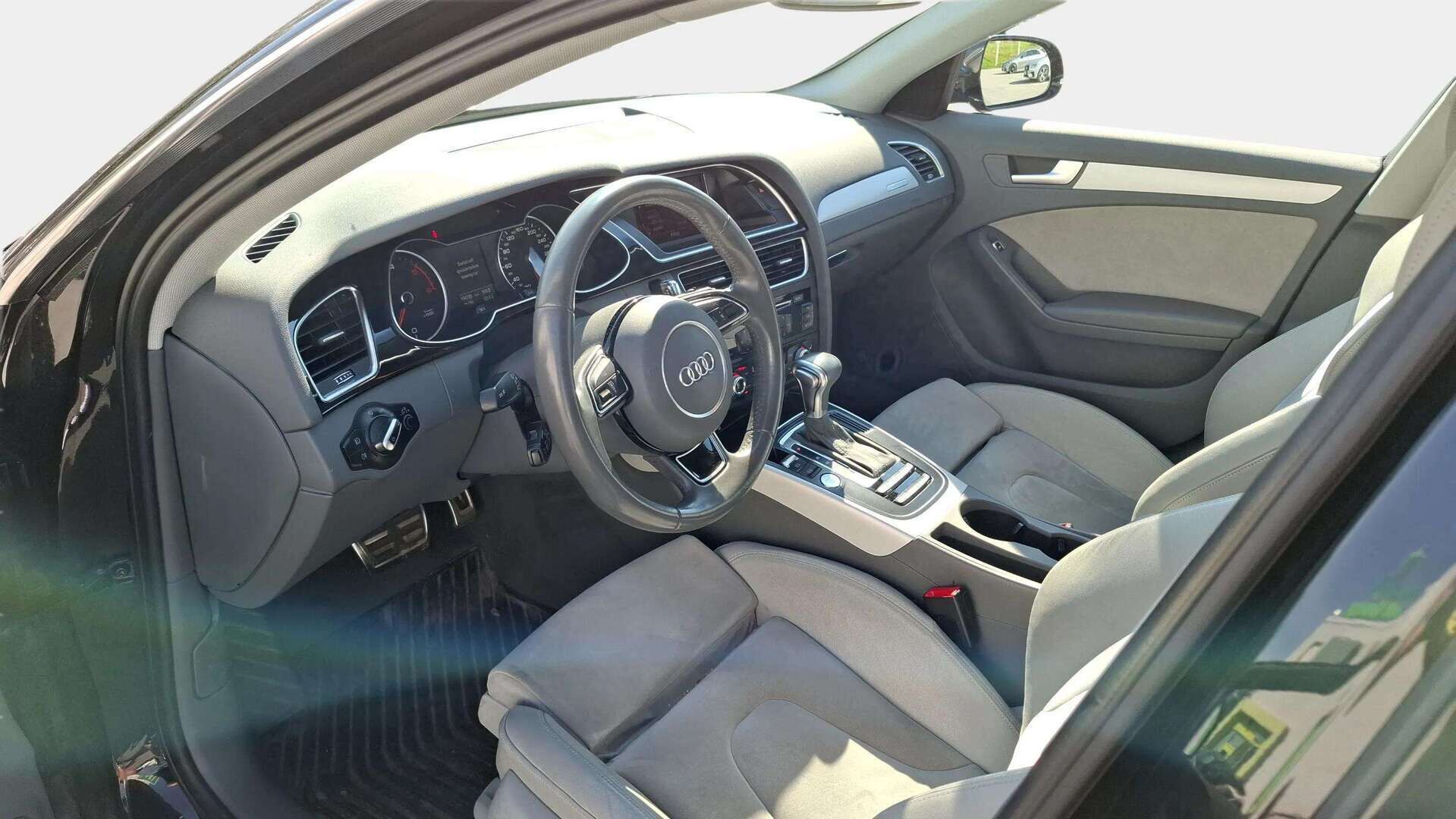 Audi A4 2015 Avant Land of quattro Edition 2,0 TDI clean diesel 140 kW quattro S tronic / Suomi-auto / Adapt.vak / Koukku / Nahka-alcantara / Sähkökontti - S-line / Aito Torsen / Jakohihna tehty!