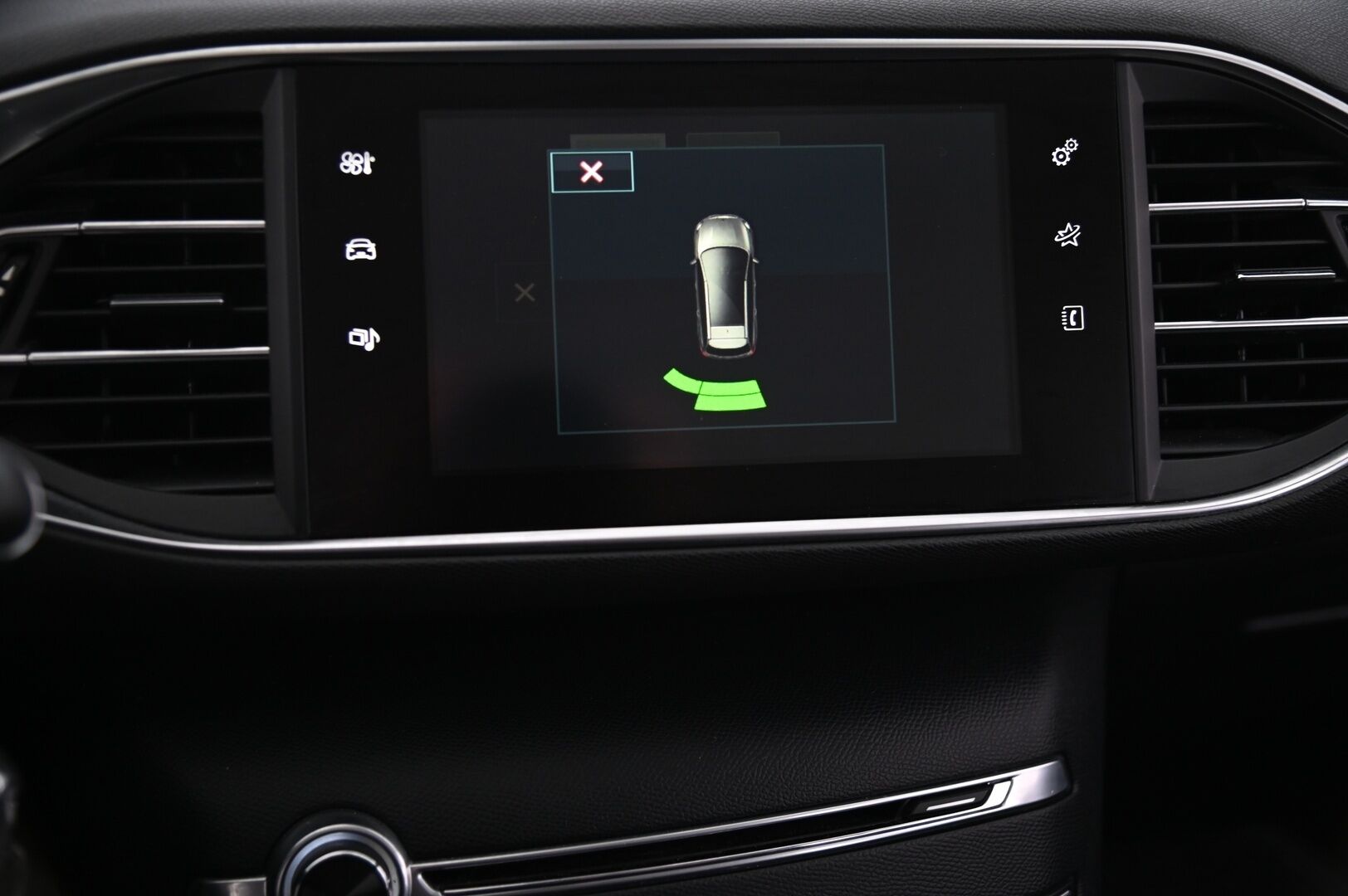 Peugeot 308 2015 SW Active PureTech 130 * Suomi-auto / Vetokoukku / P.tutka / Lohkolämmitin * - Jakopää tehty kesällä 2025 / Erittäin hyväkuntoiset Nokian Hakkapeliitta 10 Nastat!