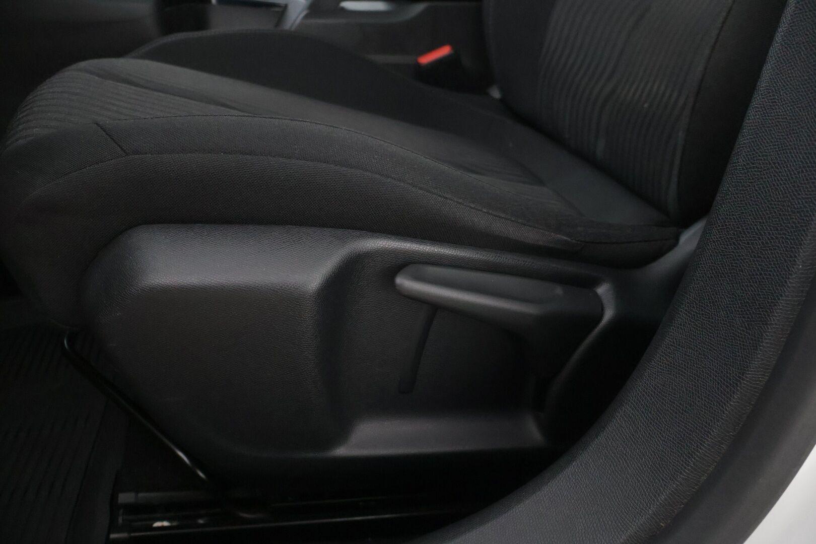 Peugeot 308 2016 SW Active BlueHDi 120 * Suomiauto / Vetokoukku / Lohkolämmitin / Vakkari / Tutkat / Bluetooth / 2x renkaat * - Siistikuntoinen, taloudellinen auto maltillisilla kilometreillä! / Viimeisin huolto tehty 145tkm kohdalla