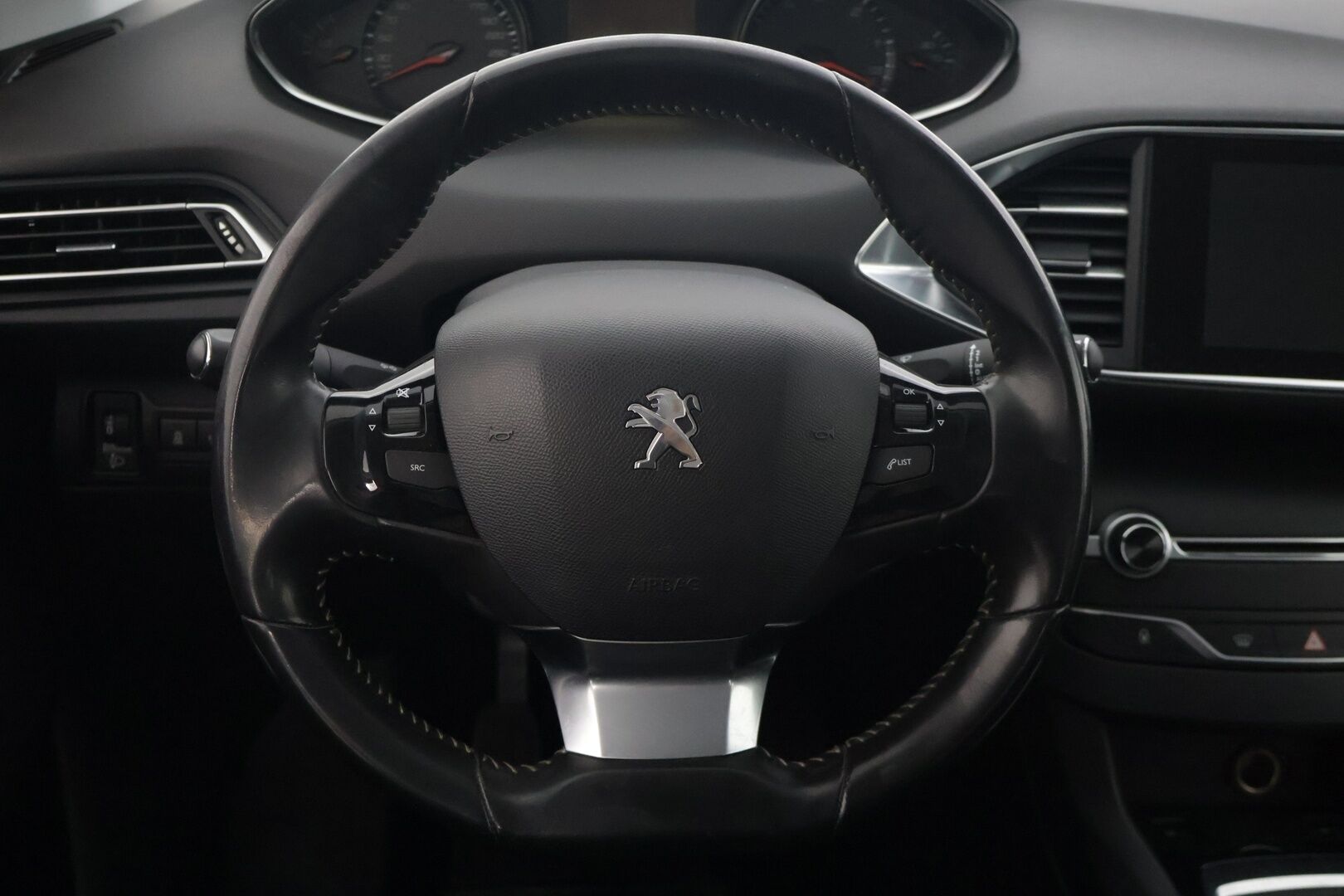 Peugeot 308 2016 SW Active BlueHDi 120 * Suomiauto / Vetokoukku / Lohkolämmitin / Vakkari / Tutkat / Bluetooth / 2x renkaat * - Siistikuntoinen, taloudellinen auto maltillisilla kilometreillä! / Viimeisin huolto tehty 145tkm kohdalla