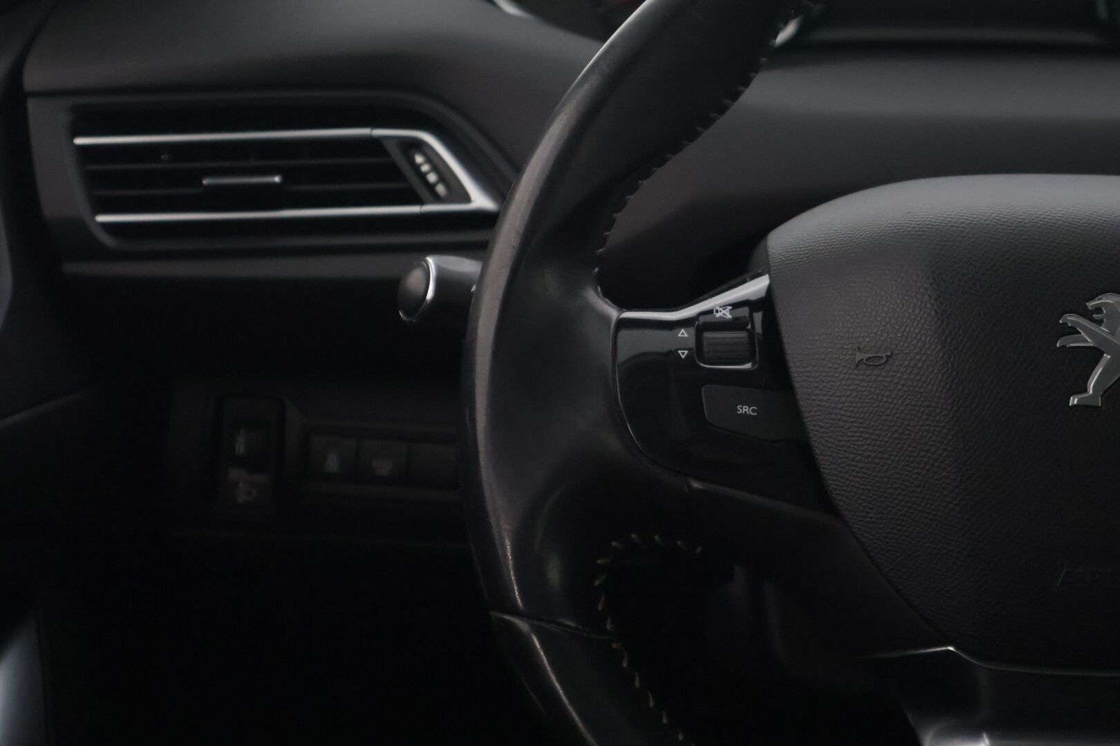 Peugeot 308 2016 SW Active BlueHDi 120 * Suomiauto / Vetokoukku / Lohkolämmitin / Vakkari / Tutkat / Bluetooth / 2x renkaat * - Siistikuntoinen, taloudellinen auto maltillisilla kilometreillä! / Viimeisin huolto tehty 145tkm kohdalla - HULLUT AVAJAISHULINAT KORKOTARJOUS 3,29 %