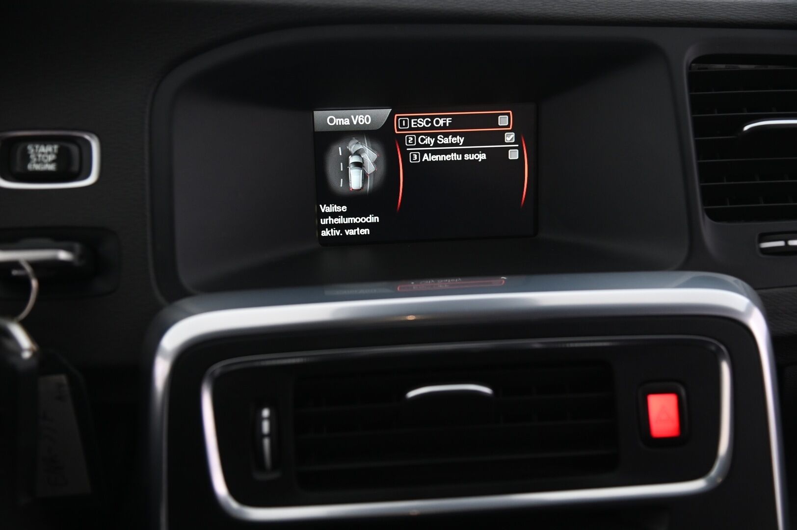 Volvo V60 2015 D4 Ocean Race Business aut - Webasto | Digimittaristo | City Safety | Vakionopeudensäädin | Nahkasisusta | 2x Renkaat&Alumiinivanteilla | Suomi-Auto 