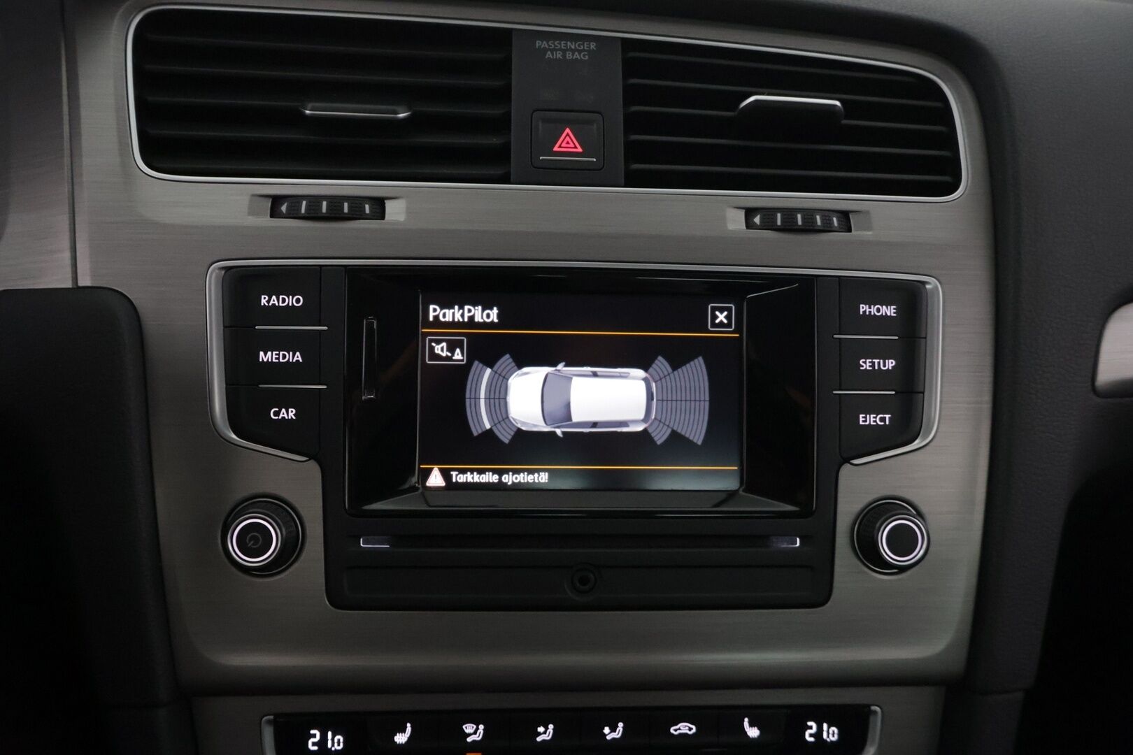 Volkswagen Golf 2016 Comfortline 1,0 TSI 85 kW (115 hv) DSG-autom. ** Lohko+sisäp / 2.om Suomi-auto / Merkkihuollettu / Tutkat / Vakkari **