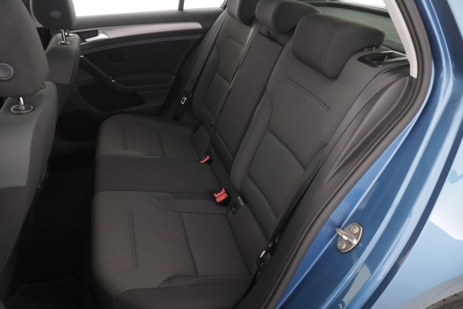 Volkswagen Golf 2016 Comfortline 1,0 TSI 85 kW (115 hv) DSG-autom. ** Lohko+sisäp / 2.om Suomi-auto / Merkkihuollettu / Tutkat / Vakkari **