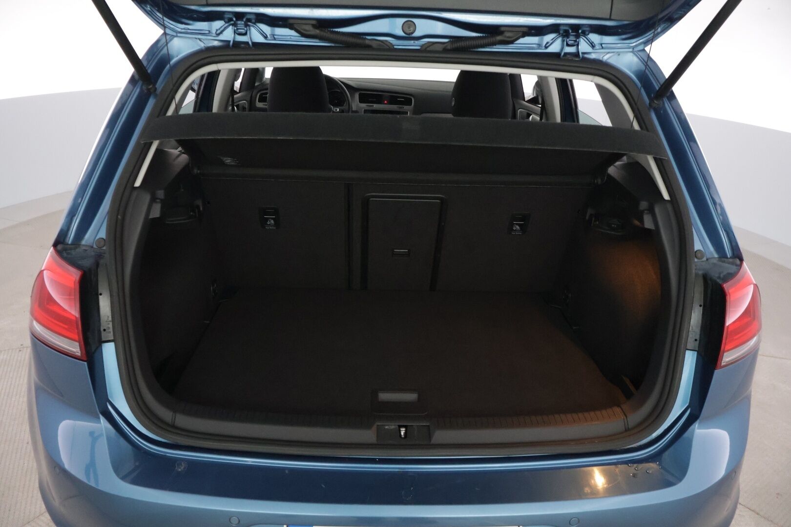 Volkswagen Golf 2016 Comfortline 1,0 TSI 85 kW (115 hv) DSG-autom. ** Lohko+sisäp / 2.om Suomi-auto / Merkkihuollettu / Tutkat / Vakkari **