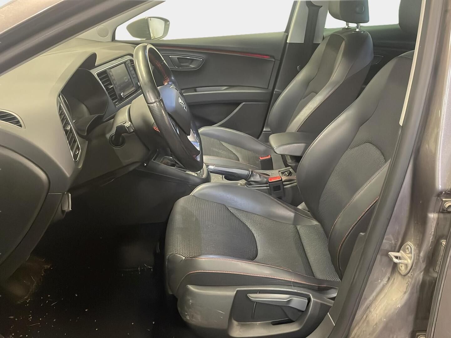 Seat Leon ST 2016 1,4 TSI 150 ACT FR DSG / - Juuri huollettu / Siistikuntoinen / 2x renkaat* - HULLUT AVAJAISHULINAT KORKOTARJOUS 3,29 %