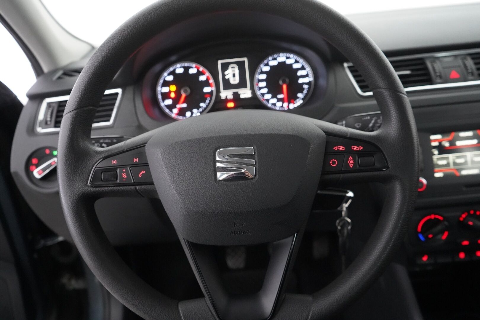 Seat Toledo 2016 1,2 TSI 90 Start&Stop Reference - Lohkolämmitin | HiFi äänentoisto | P-Tutka | Vakionopeudensäädin | Suomi-auto | Viimeisin huolto 159tkm | Jakohihna vaihdettu | Kahdet renkaat