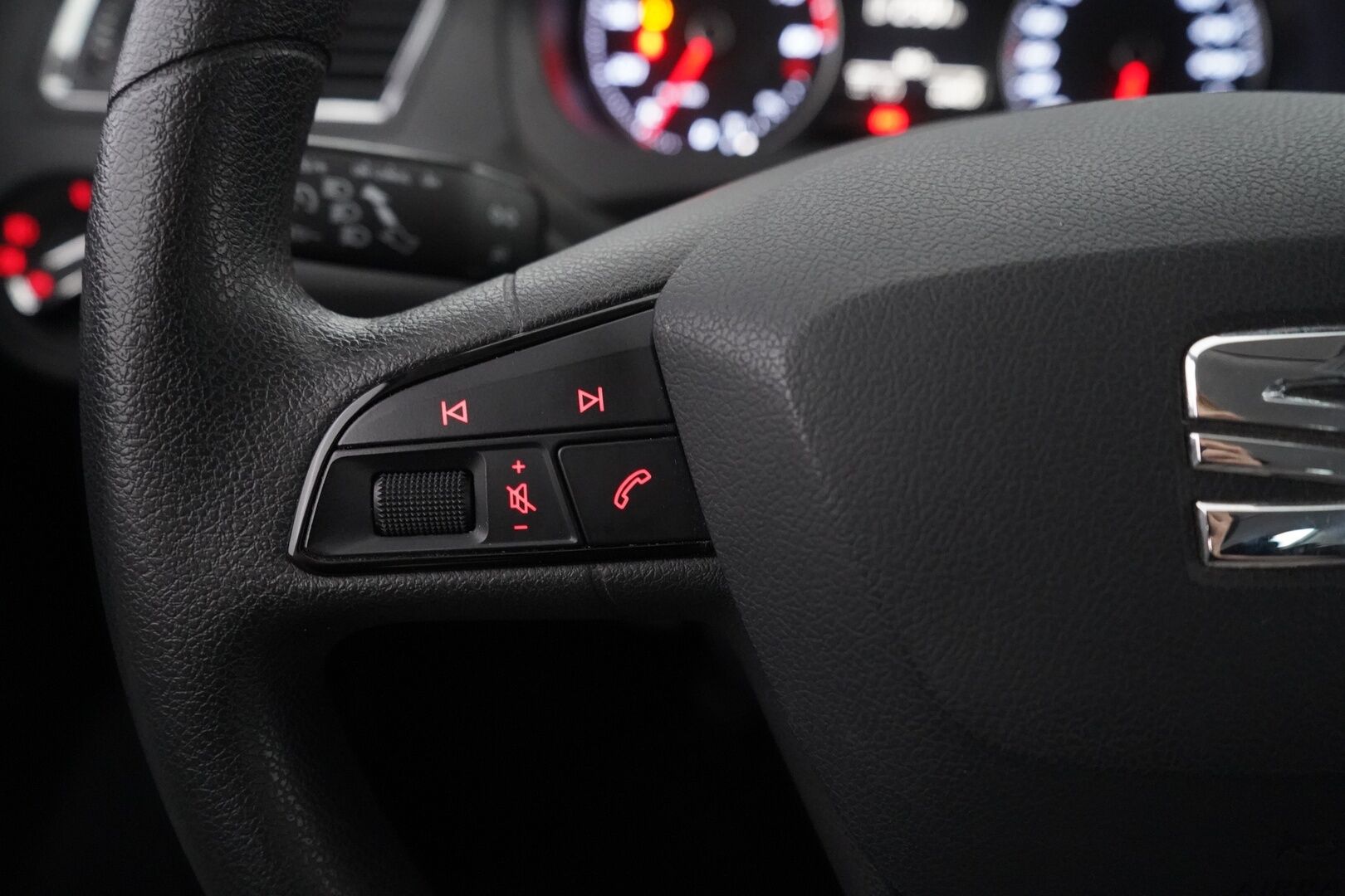 Seat Toledo 2016 1,2 TSI 90 Start&Stop Reference - Lohkolämmitin | HiFi äänentoisto | P-Tutka | Vakionopeudensäädin | Suomi-auto | Viimeisin huolto 159tkm | Jakohihna vaihdettu | Kahdet renkaat
