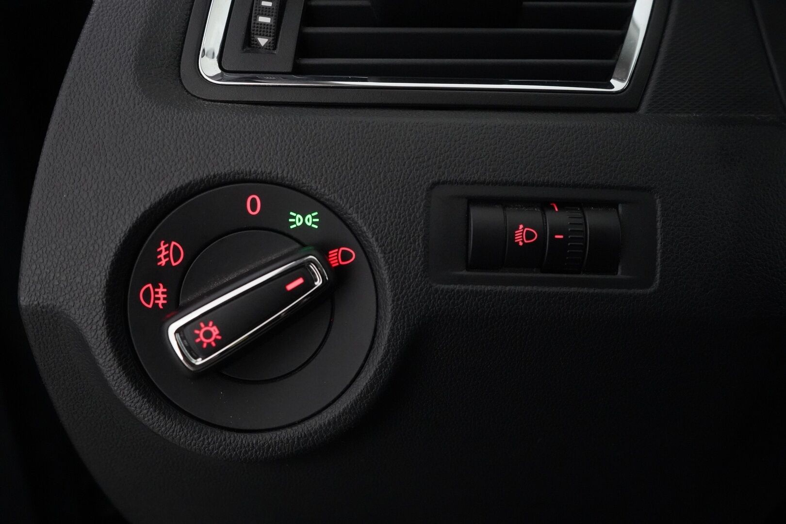 Seat Toledo 2016 1,2 TSI 90 Start&Stop Reference - Lohkolämmitin | HiFi äänentoisto | P-Tutka | Vakionopeudensäädin | Suomi-auto | Viimeisin huolto 159tkm | Jakohihna vaihdettu | Kahdet renkaat