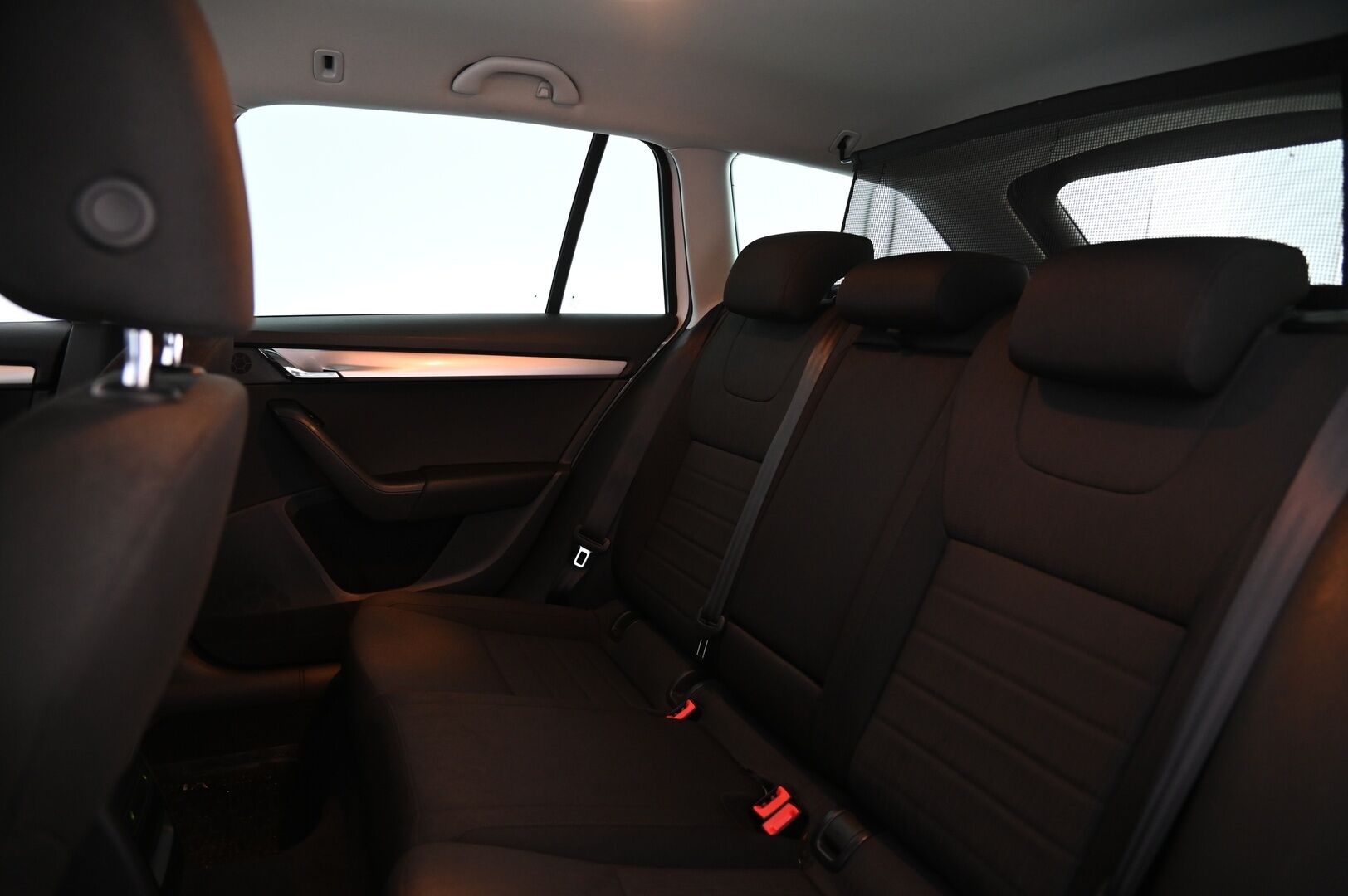 Skoda Octavia 2016 Combi 1,6 TDI Style DSG Autom. / *Webasto / Koukku / Tutkat / ACC* - *2x Alut / Juuri saapunut*