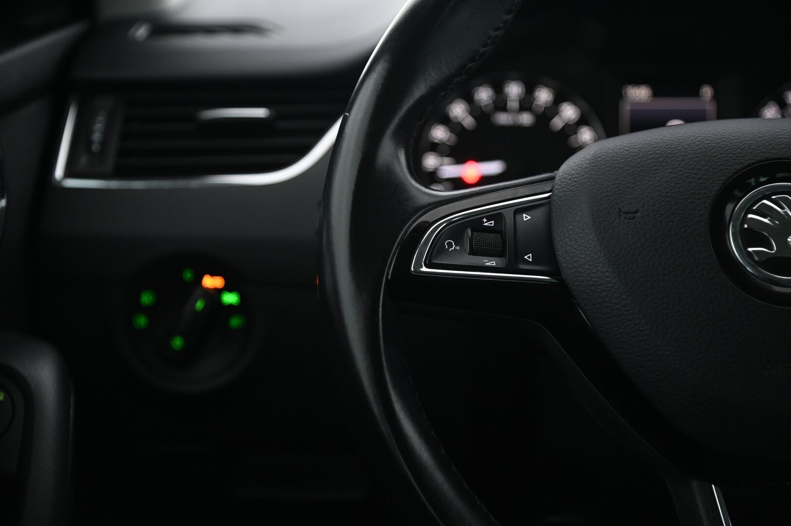 Skoda Octavia 2016 Combi 1,6 TDI Style DSG Autom. / *Webasto / Koukku / Tutkat / ACC* - *2x Alut / Juuri saapunut*