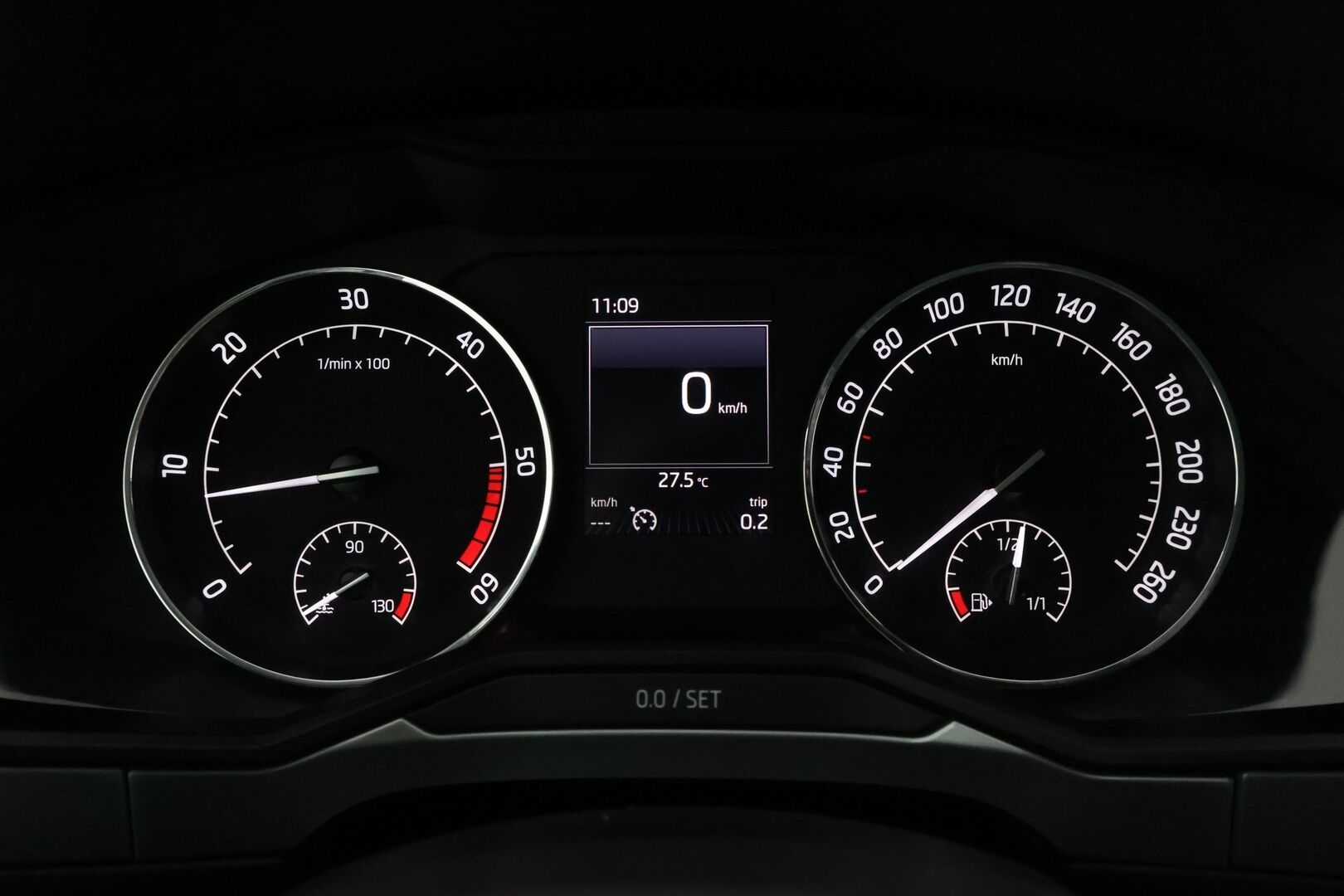 Skoda Superb 2016 Combi 1,6 TDI Ambition *Tehdaskoukku / Webasto / Tutkat / SmartLink / Xenon* - *Suomi-Auto / 2x renkaat ja vanteet / Jakohihna vaihdettu 2022*