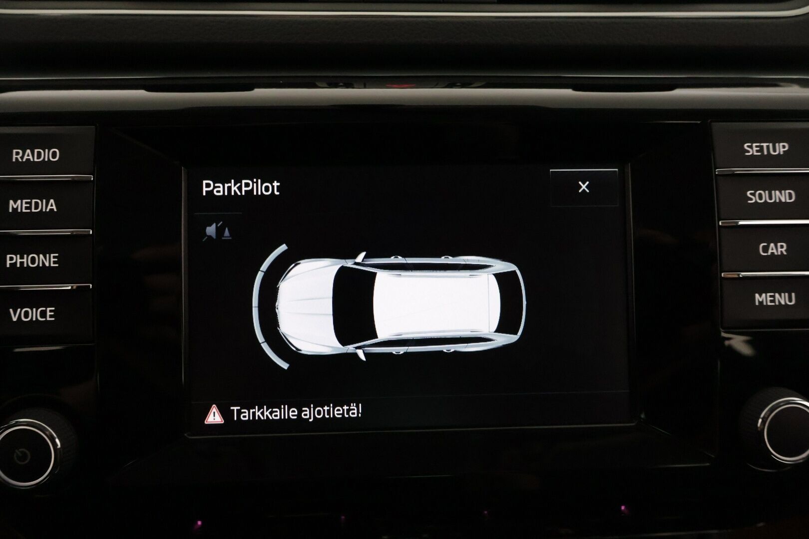 Skoda Superb 2016 Combi 1,6 TDI Ambition *Tehdaskoukku / Webasto / Tutkat / SmartLink / Xenon* - *Suomi-Auto / 2x renkaat ja vanteet / Jakohihna vaihdettu 2022*