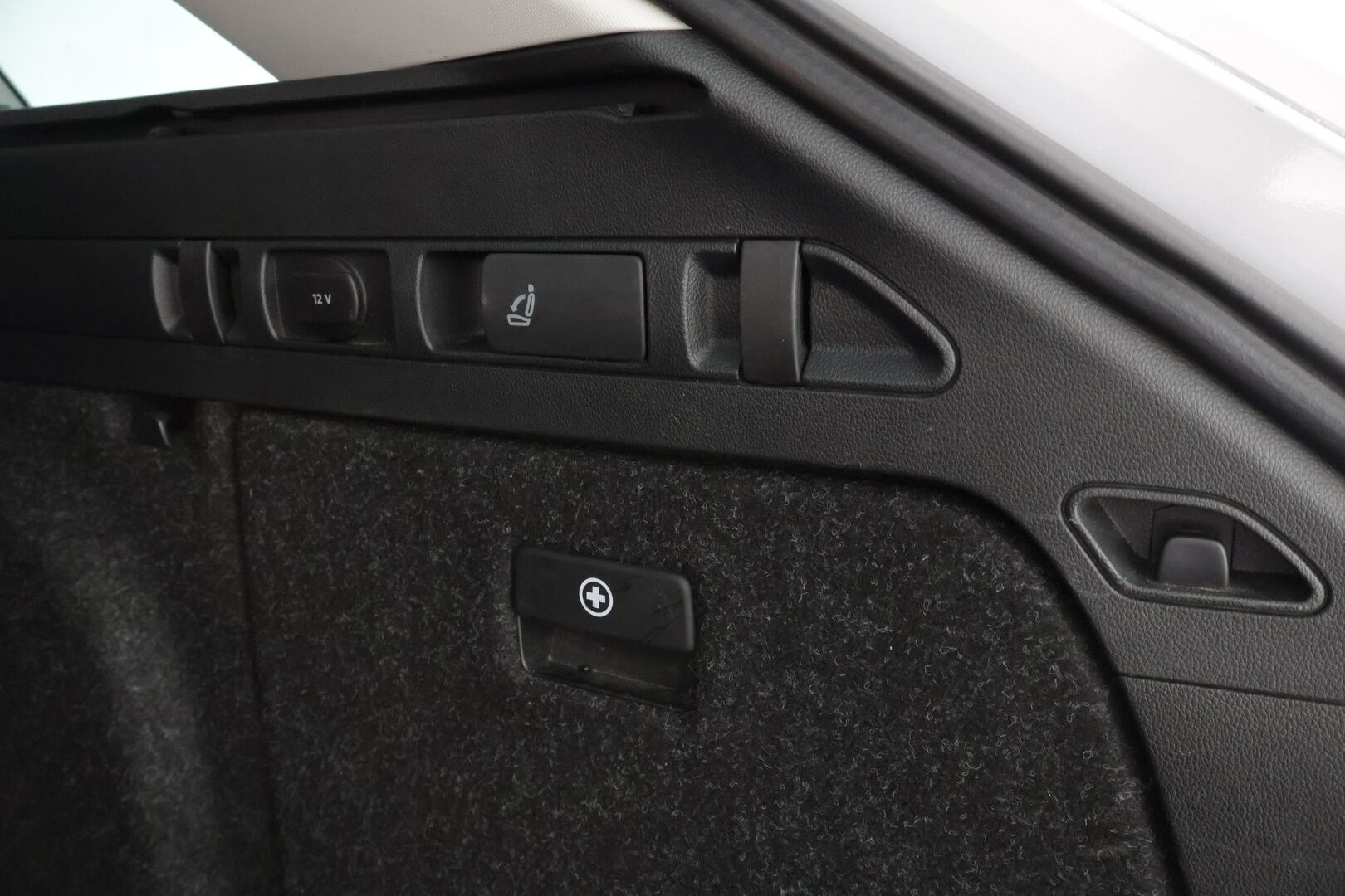 Skoda Superb 2016 Combi 1,6 TDI Ambition *Tehdaskoukku / Webasto / Tutkat / SmartLink / Xenon* - *Suomi-Auto / 2x renkaat ja vanteet / Jakohihna vaihdettu 2022*