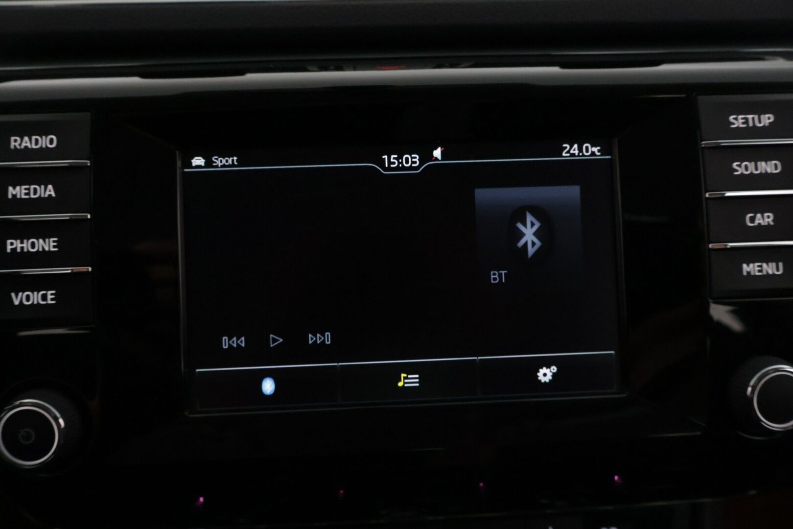 Skoda Superb 2016 Combi 1,6 TDI Ambition *Tehdaskoukku / Webasto / Tutkat / SmartLink / Xenon* - *Suomi-Auto / 2x renkaat ja vanteet / Jakohihna vaihdettu 2022*