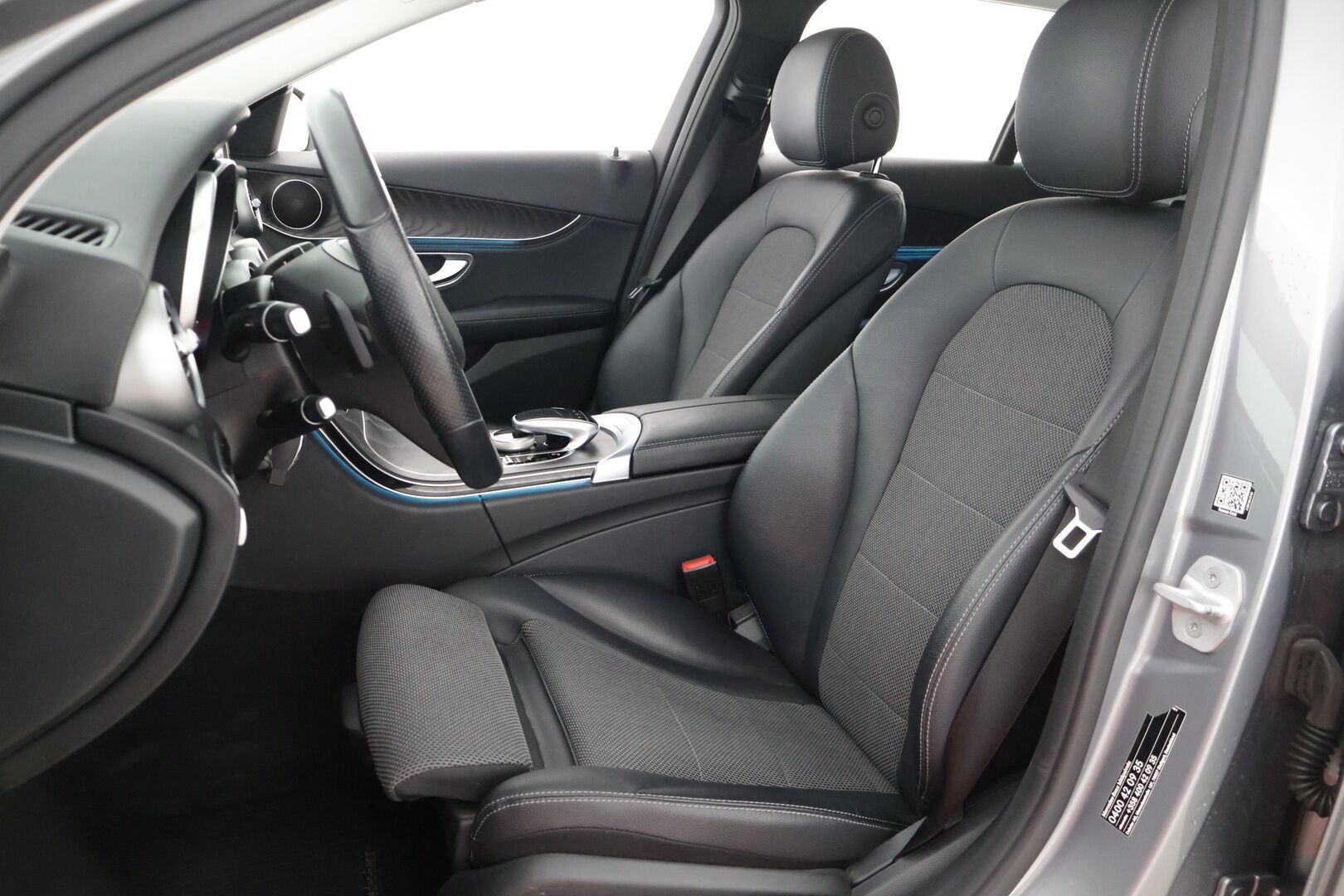 Mercedes-Benz C 2015 350 e T A Premium Business** Navi / Sporttipenkit / Sähköinen takaluukku / Puolinahat** - **Vähän ajettu ja siisti / Kahdet hyvät renkaat alu vanteilla**