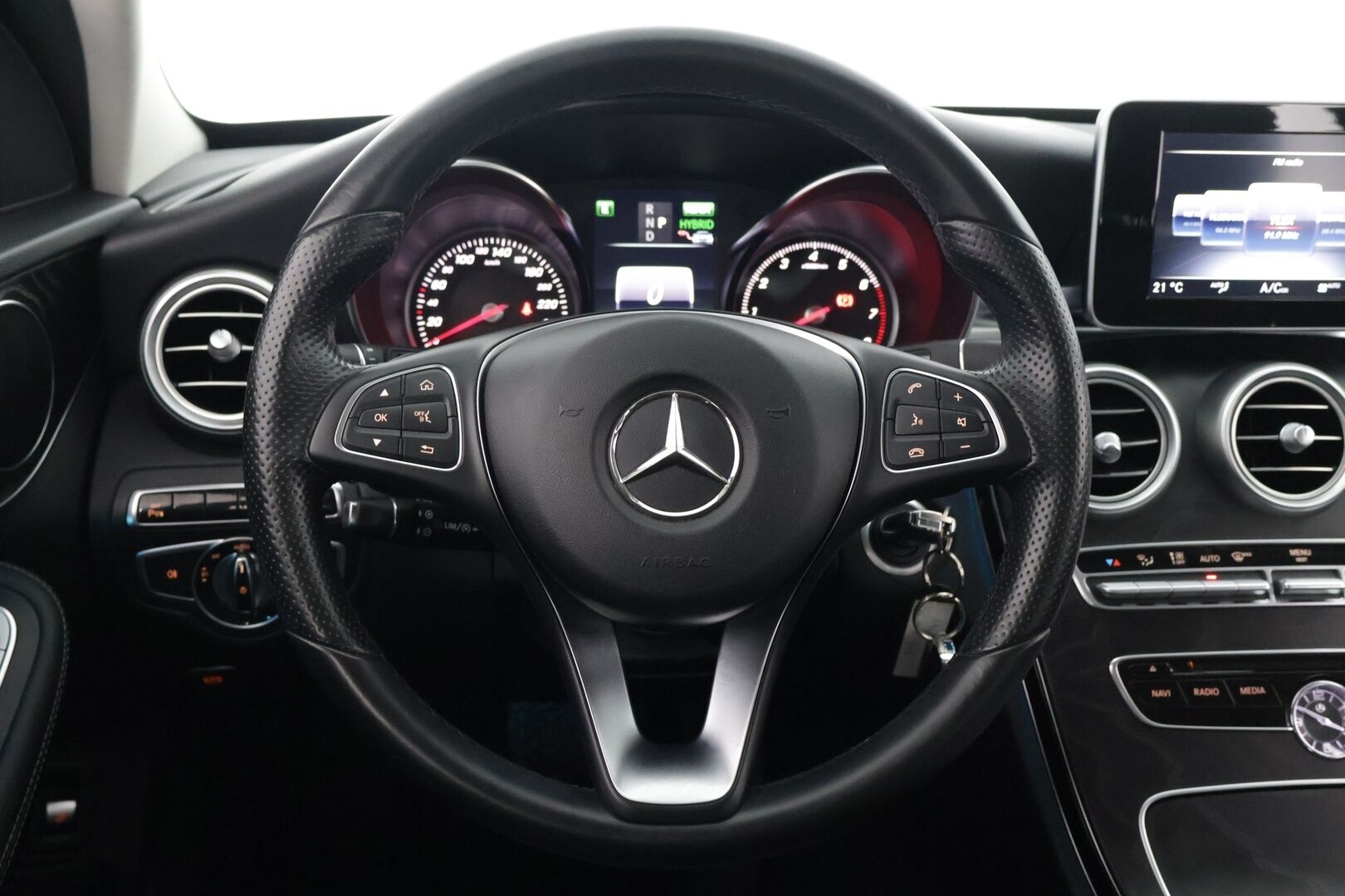 Mercedes-Benz C 2015 350 e T A Premium Business** Navi / Sporttipenkit / Sähköinen takaluukku / Puolinahat** - **Vähän ajettu ja siisti / Kahdet hyvät renkaat alu vanteilla**