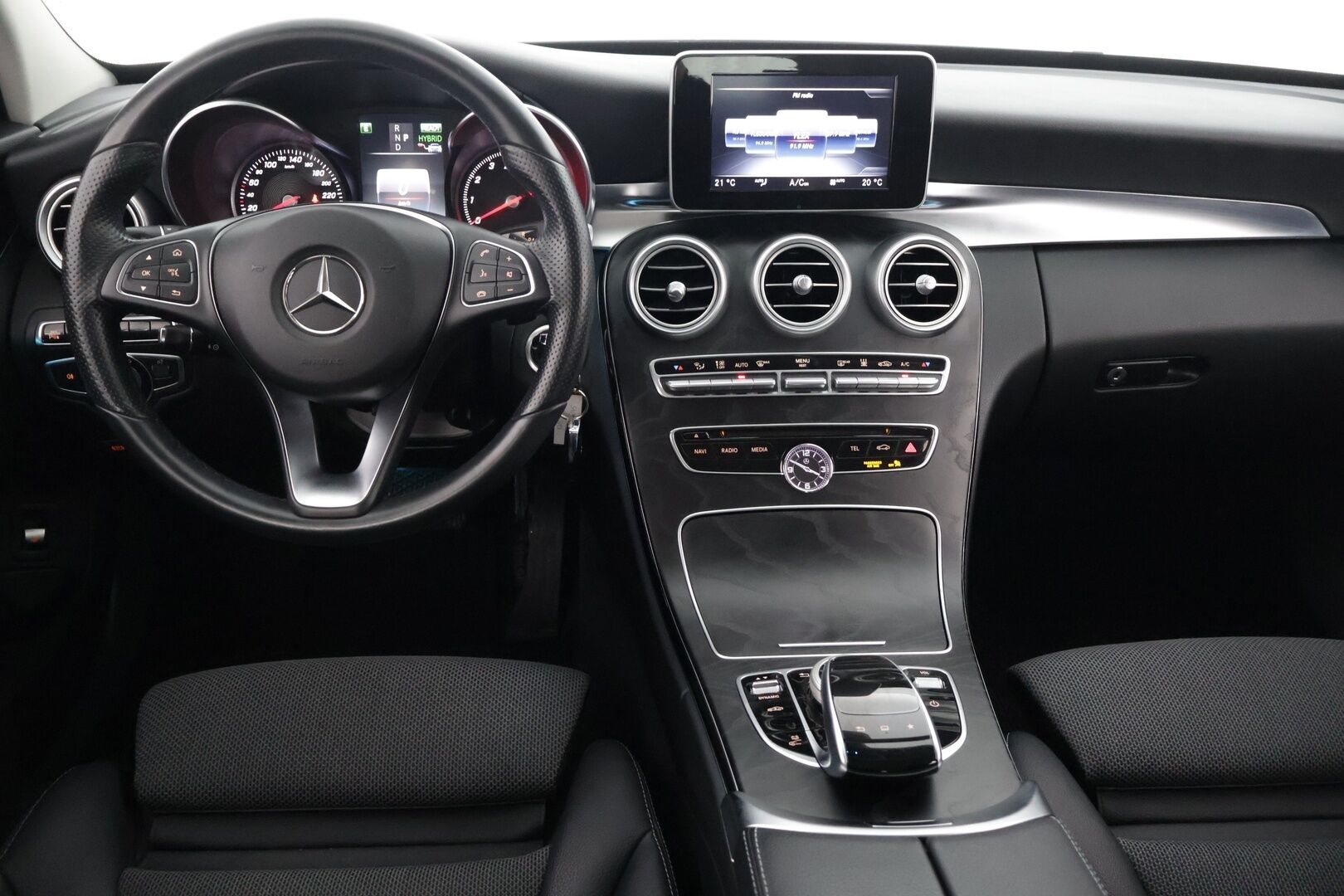Mercedes-Benz C 2015 350 e T A Premium Business** Navi / Sporttipenkit / Sähköinen takaluukku / Puolinahat** - **Vähän ajettu ja siisti / Kahdet hyvät renkaat alu vanteilla**