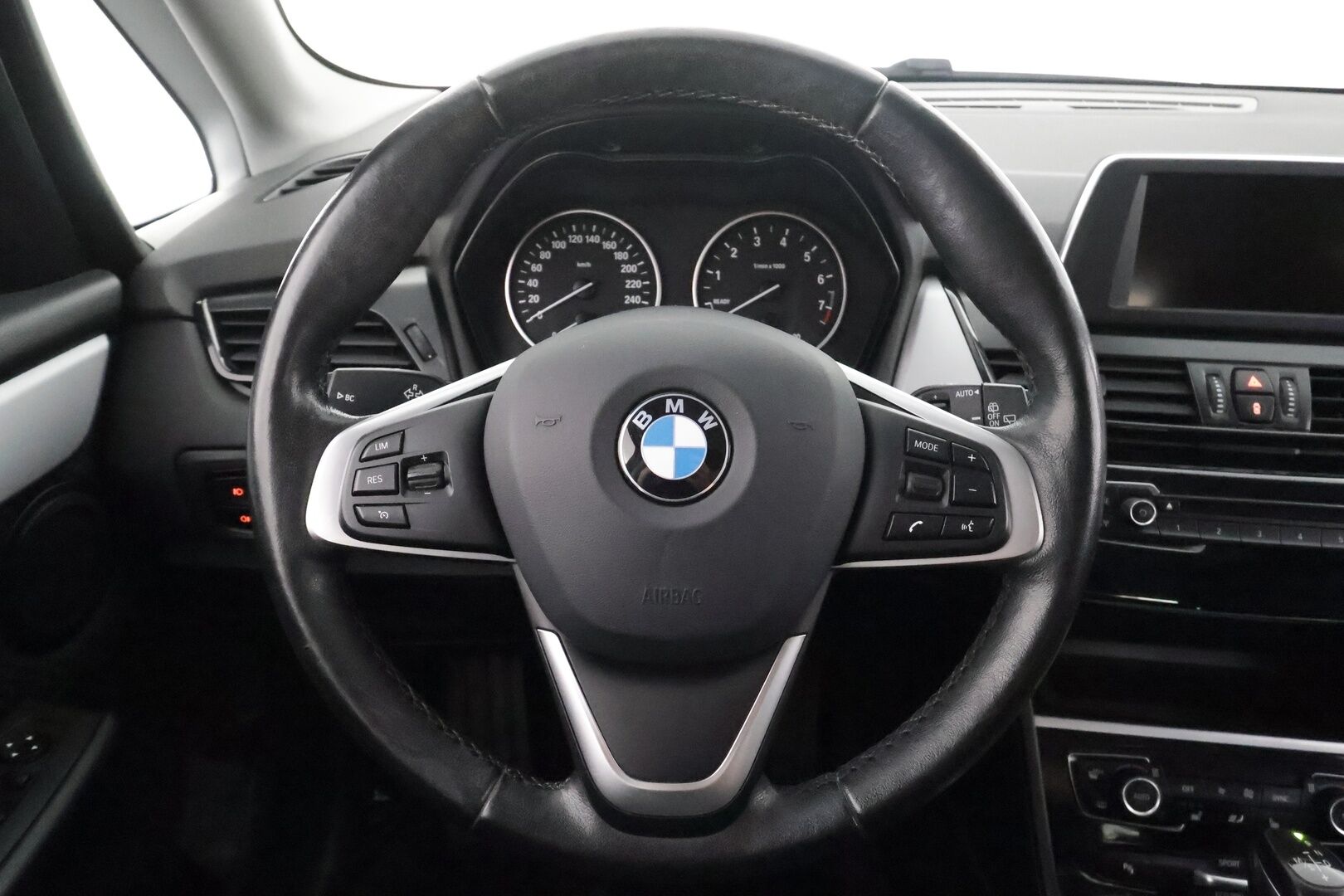 BMW 218 2016 F45 Active Tourer 218i A Business - | LED | P.tutkat | Vakkari | Lohko&Sisätilanlämmitin | Bluetooth | Suomi-auto | Kahdet renkaat | Merkkihuollot | 