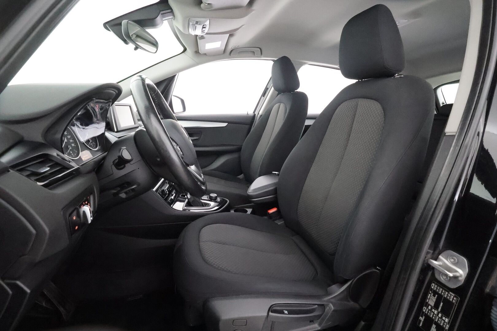 BMW 218 2016 F45 Active Tourer 218i A Business - | LED | P.tutkat | Vakkari | Lohko&Sisätilanlämmitin | Bluetooth | Suomi-auto | Kahdet renkaat | Merkkihuollot | 