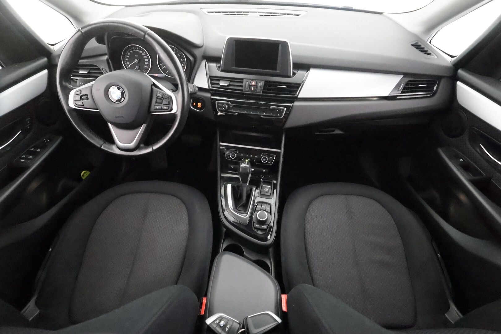 BMW 218 2016 F45 Active Tourer 218i A Business - | LED | P.tutkat | Vakkari | Lohko&Sisätilanlämmitin | Bluetooth | Suomi-auto | Kahdet renkaat | Merkkihuollot | 