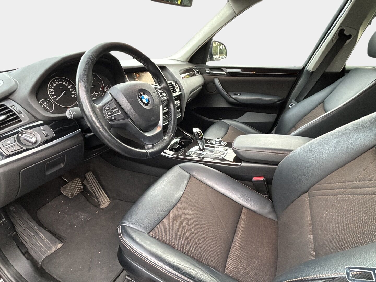 BMW X3 2016 F25 xDrive20d A Business X-Line *Suomi-auto / Koukku / Navi / Hifi / Xenon / Puolinahat / P.tutkat* - Juuri katsastettu / X-Line pakettin / Metalliväri - Sparkling Brown / Facelift malli / Tummennetut taka- ja takasivuikkunat / Lohkolämmitin