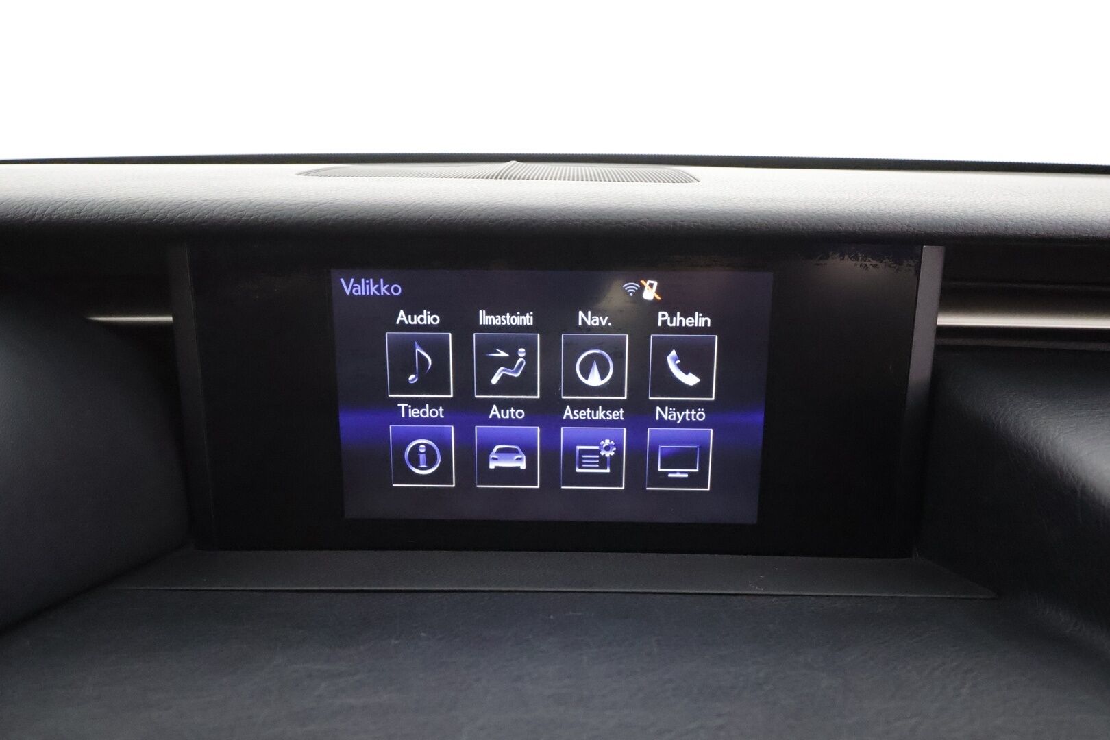 Lexus IS 2014 300h Comfort - Vakkari | P.Kamera | Puolinahat | Navi | Xenon | Bluetooth | Autom.ilmastointi | Kahdet renkaat aluvanteilla