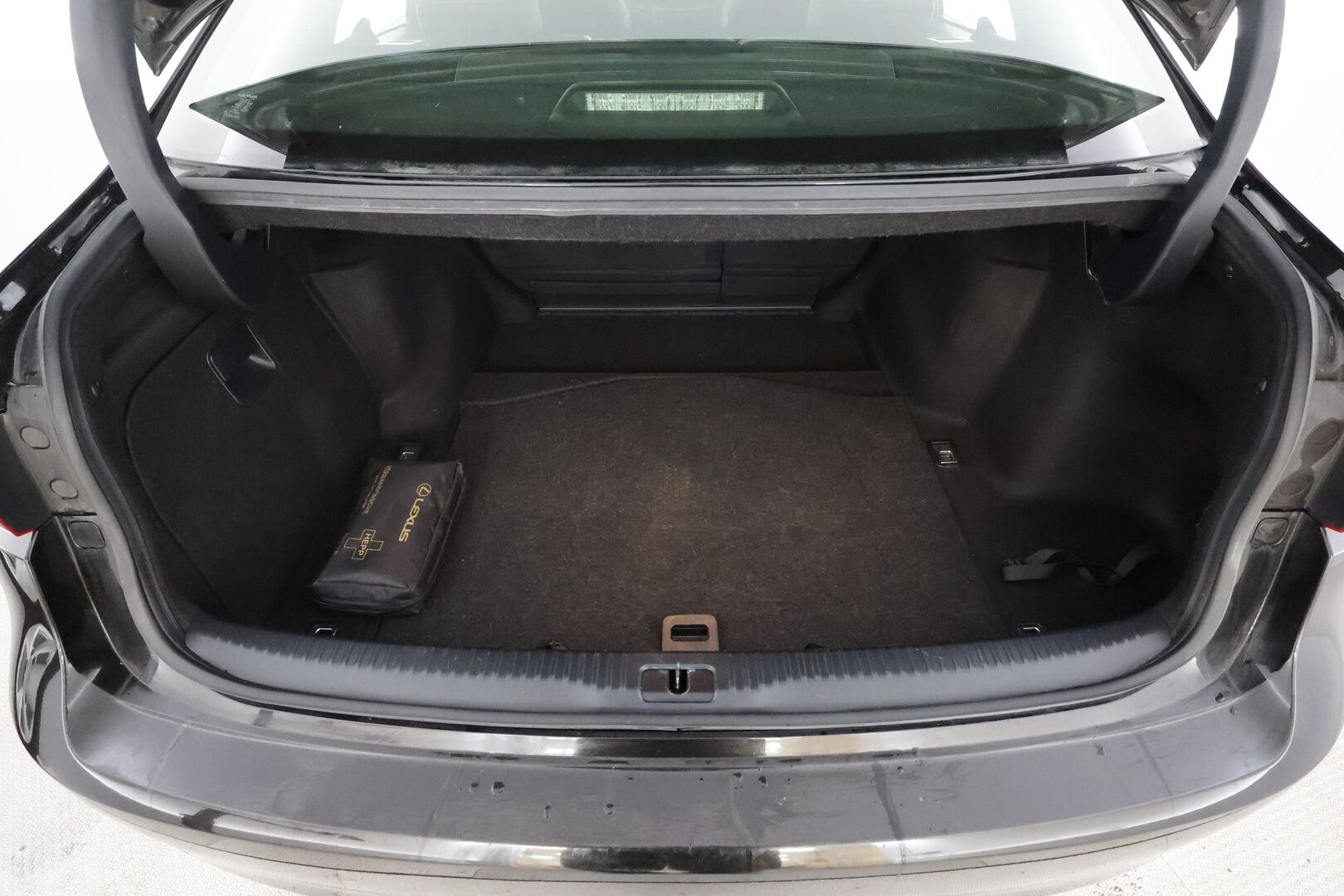 Lexus IS 2014 300h Comfort - Vakkari | P.Kamera | Puolinahat | Navi | Xenon | Bluetooth | Autom.ilmastointi | Kahdet renkaat aluvanteilla