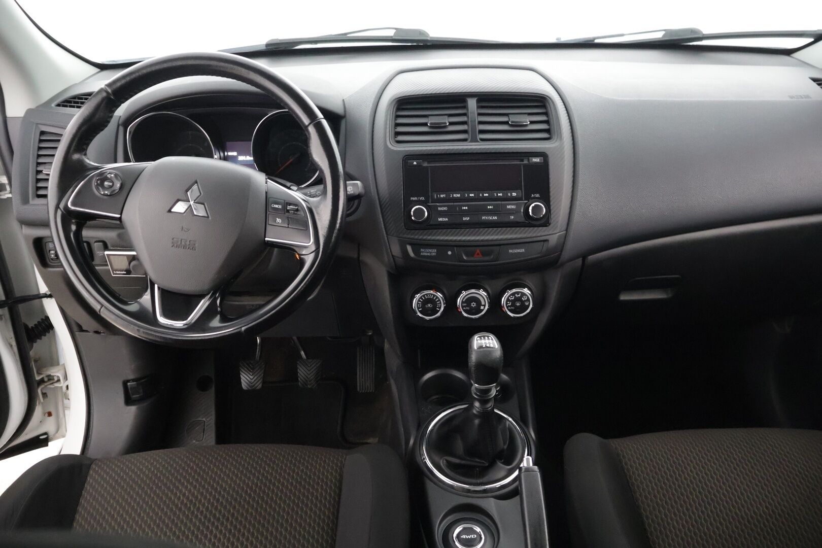 Mitsubishi ASX 2016 1,6 Di-D AS&G Invite 4WD 6MT *Suomi-auto / Tutkat takana / Vetokoukku / Webasto kellolla* - *Kattavasti huollettu / Siisti kuntoinen / 2x renkaat alumiinivantein*