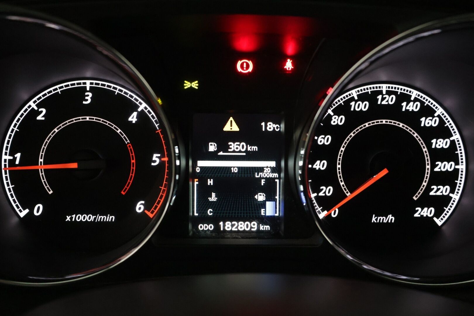 Mitsubishi ASX 2016 1,6 Di-D AS&G Invite 4WD 6MT *Suomi-auto / Tutkat takana / Vetokoukku / Webasto kellolla* - *Kattavasti huollettu / Siisti kuntoinen / 2x renkaat alumiinivantein*