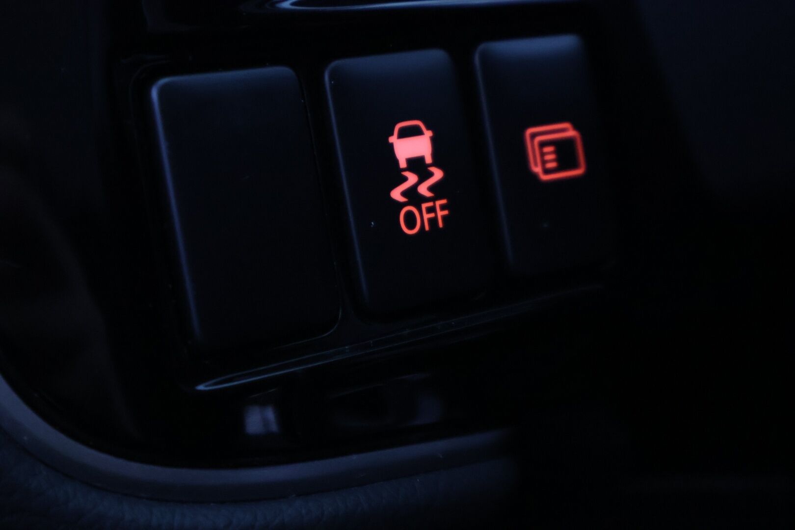 Mitsubishi Outlander 2016 2,2 DI-D Instyle NAVI AT 4WD * 7-paikkainen / P.Kamera / Keyless / Koukku * - HULLUT AVAJAISHULINAT KORKOTARJOUS 3,29 %