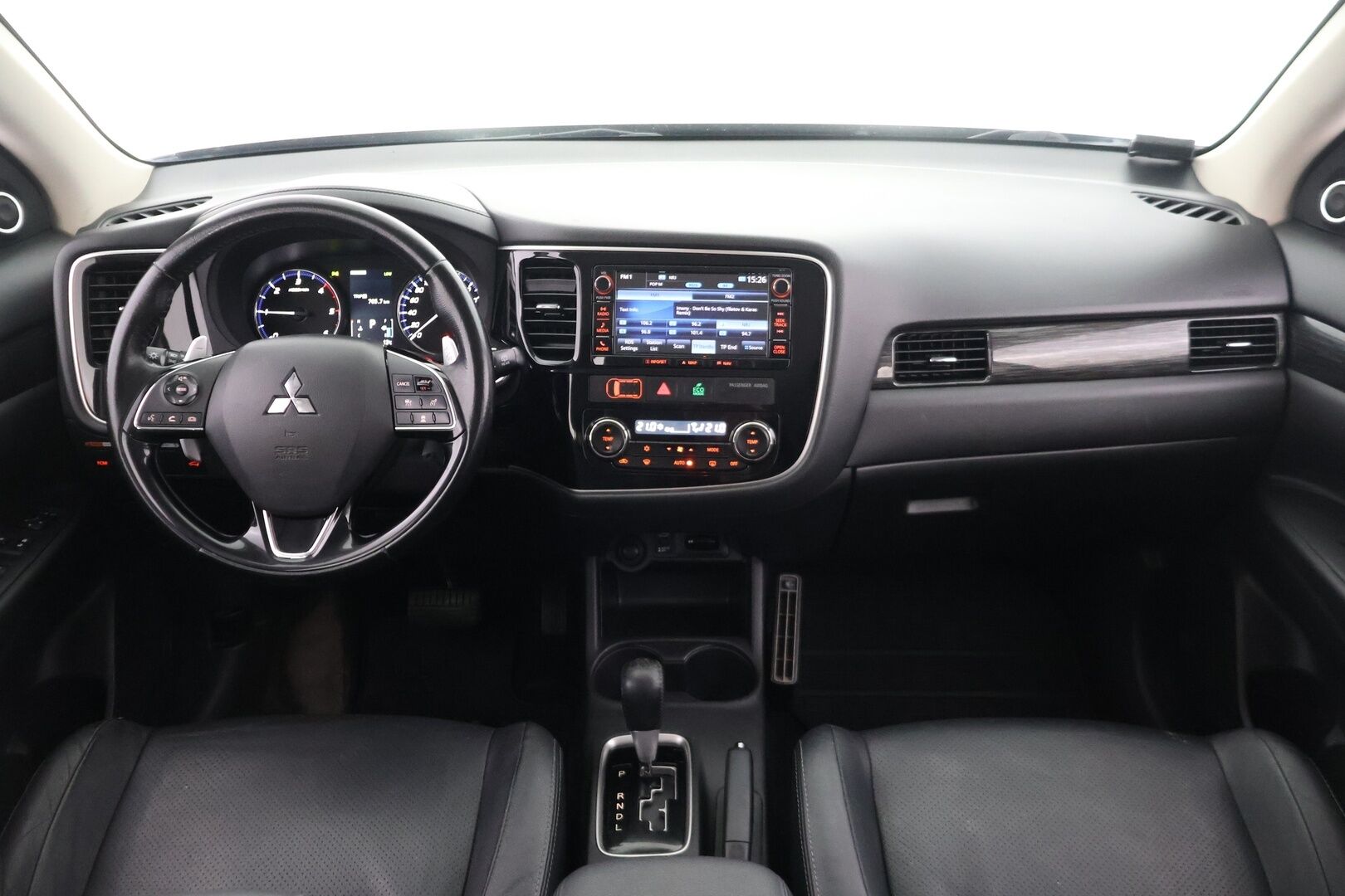 Mitsubishi Outlander 2016 2,2 DI-D Instyle NAVI AT 4WD * 7-paikkainen / P.Kamera / Keyless / Koukku * - HULLUT AVAJAISHULINAT KORKOTARJOUS 3,29 %
