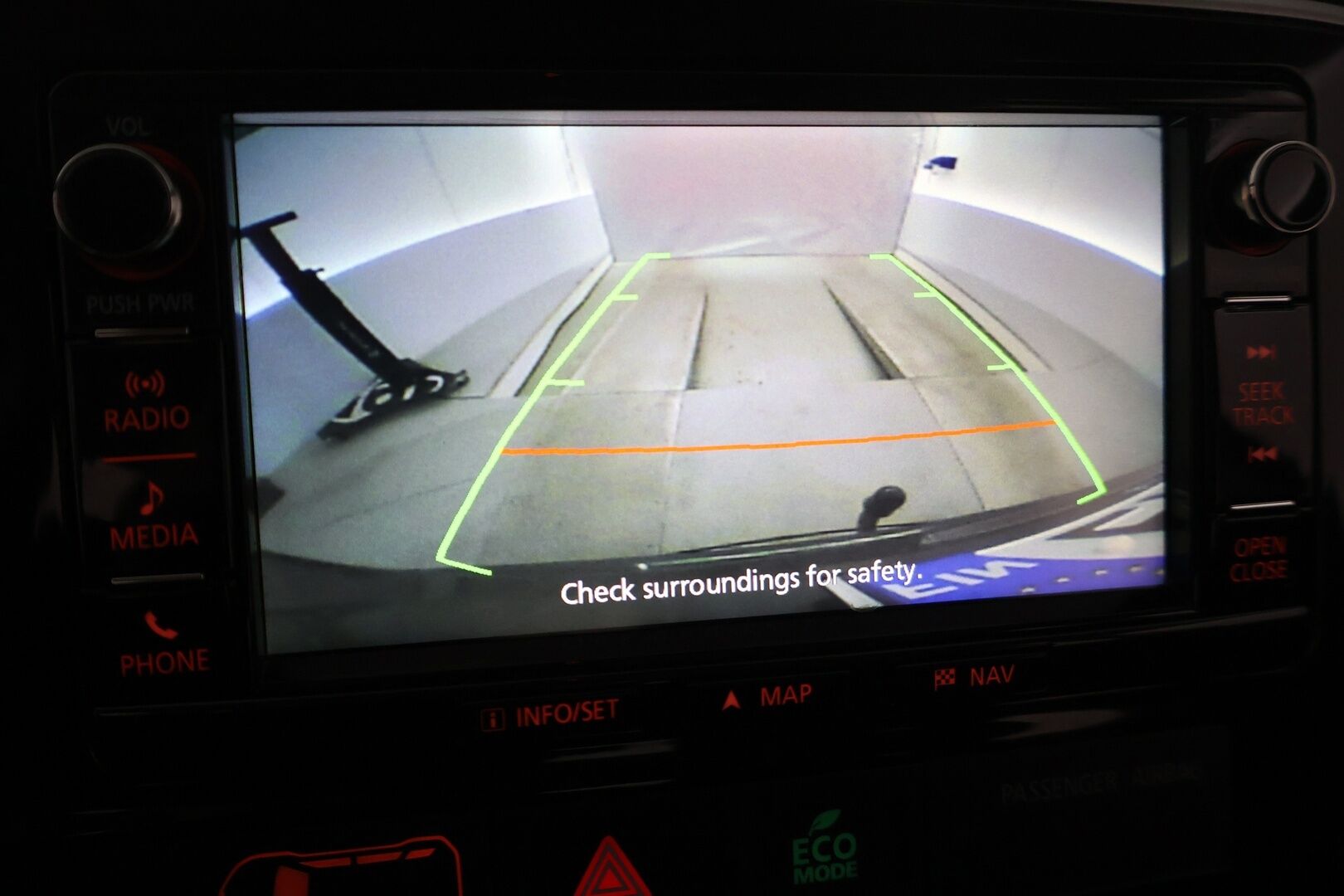 Mitsubishi Outlander 2016 2,2 DI-D Instyle NAVI AT 4WD * 7-paikkainen / P.Kamera / Keyless / Koukku * - HULLUT AVAJAISHULINAT KORKOTARJOUS 3,29 %