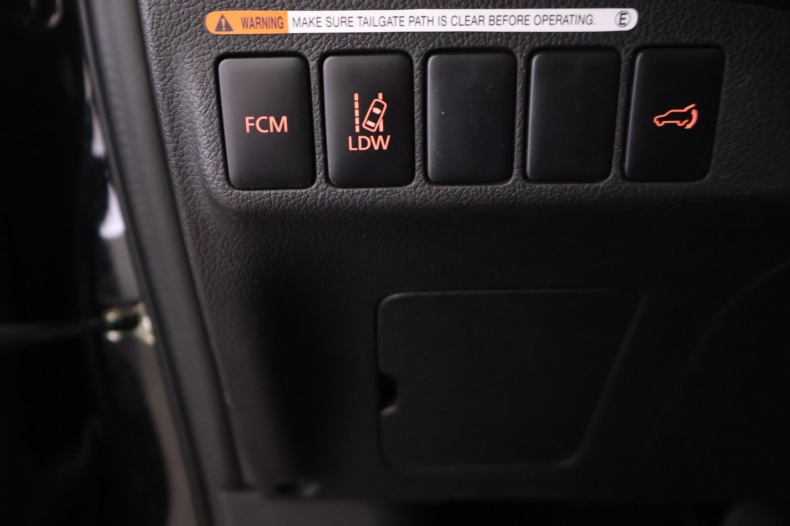 Mitsubishi Outlander 2016 2,2 DI-D Instyle NAVI AT 4WD * 7-paikkainen / P.Kamera / Keyless / Koukku * - HULLUT AVAJAISHULINAT KORKOTARJOUS 3,29 %